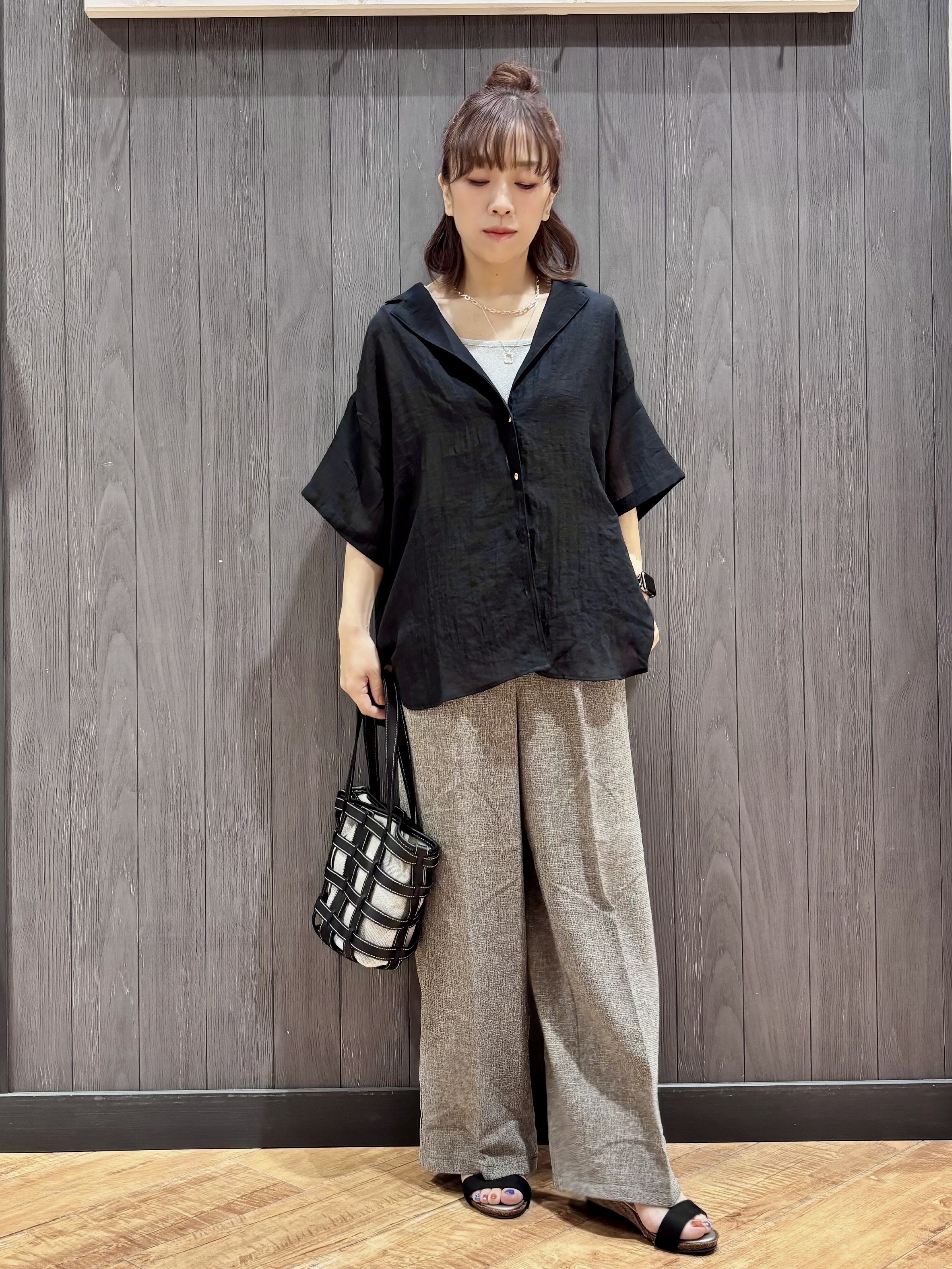 meiさんの「SHOO･LA･RUE｜【S-LL】ナチュラルに決まる 半袖シアーシャツジャケット」を使ったコーディネート