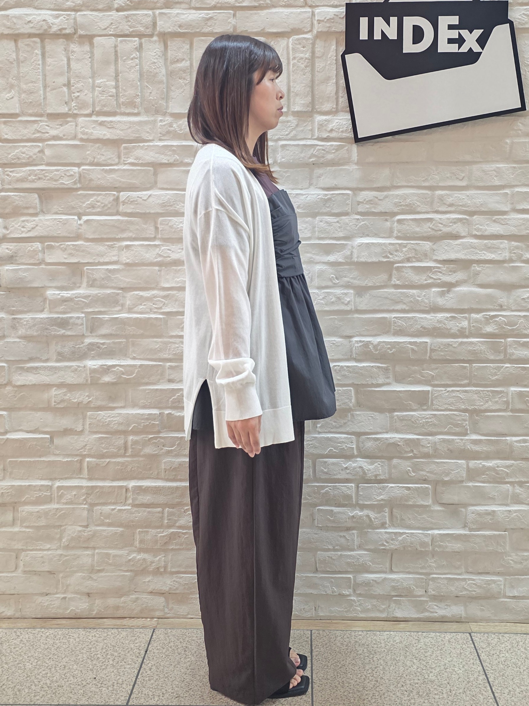 mamiさんの「index｜【接触冷感】ニットカーディガン《洗濯機OK／抗ピリング》」を使ったコーディネート