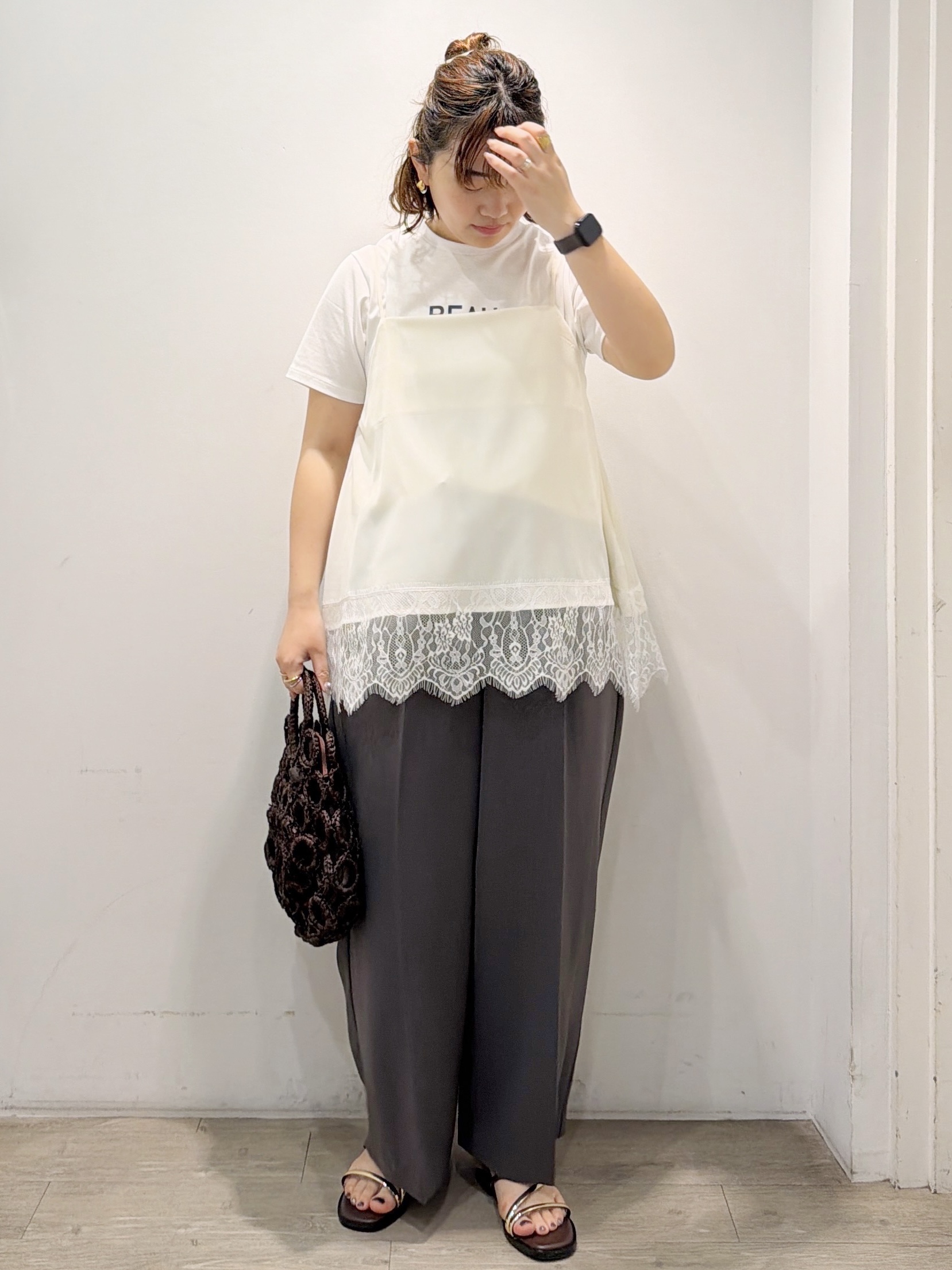sumicaさんの「OPAQUE.CLIP｜ロゴプリント刺繍アソートTシャツ【洗濯機OK】」を使ったコーディネート