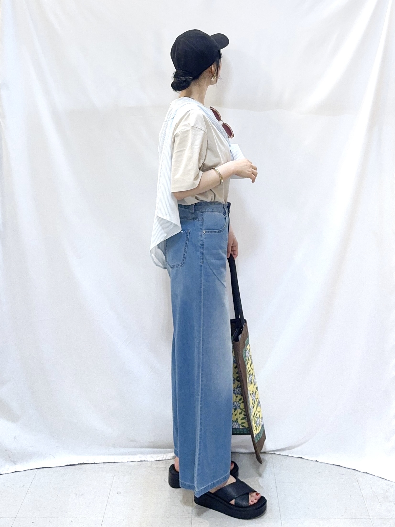 𝐇𝐢𝐫𝐨𝐦𝐢さんの「SHOO･LA･RUE｜【UV/吸水速乾/洗濯後しわになりにくい】ラッシュガードにもなる ストライプシャツ」を使ったコーディネート