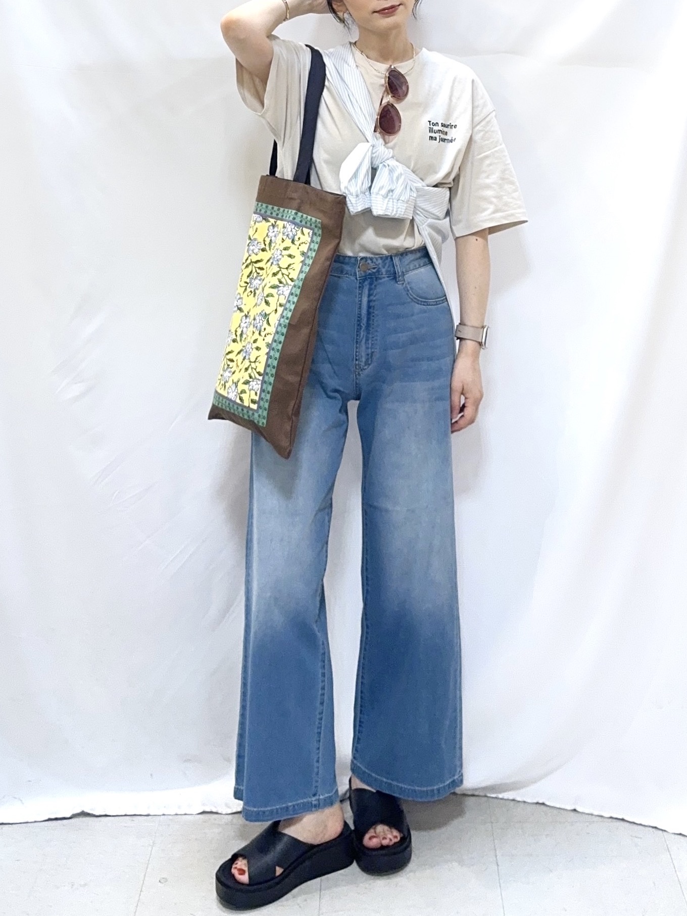 𝐇𝐢𝐫𝐨𝐦𝐢さんの「SHOO･LA･RUE｜【UV/吸水速乾/洗濯後しわになりにくい】ラッシュガードにもなる ストライプシャツ」を使ったコーディネート