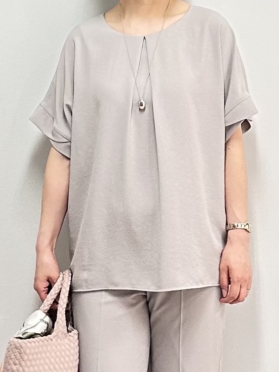 みなこさんの「UNTITLED｜【セットアップ可/UVカット/前後2WAY】リラクシーフレンチスリーブブラウス」を使ったコーディネート