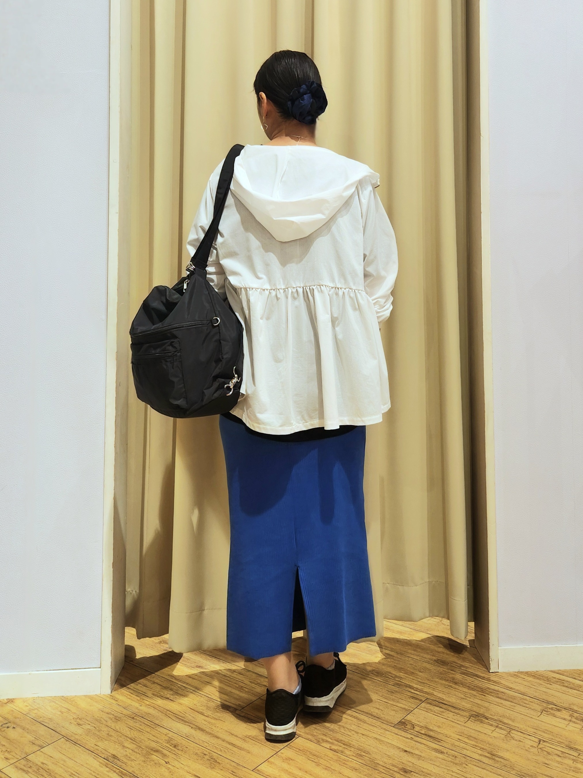 くまさんの「SHOO･LA･RUE｜【S-LL/体型カバー】日焼け対策にも女性らしさを UVカットペプラムパーカ」を使ったコーディネート