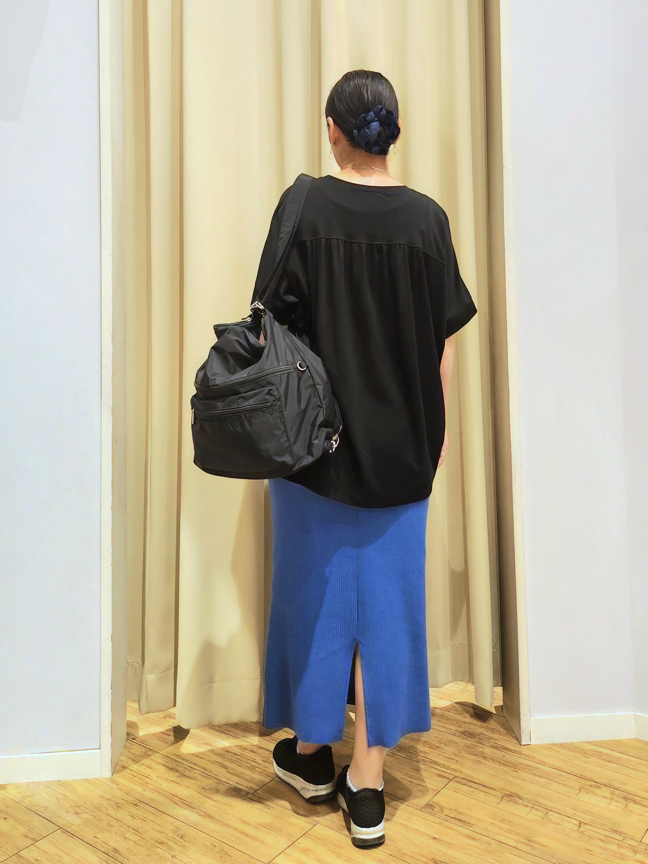 くまさんの「SHOO･LA･RUE｜【S-LL/体型カバー】日焼け対策にも女性らしさを UVカットペプラムパーカ」を使ったコーディネート