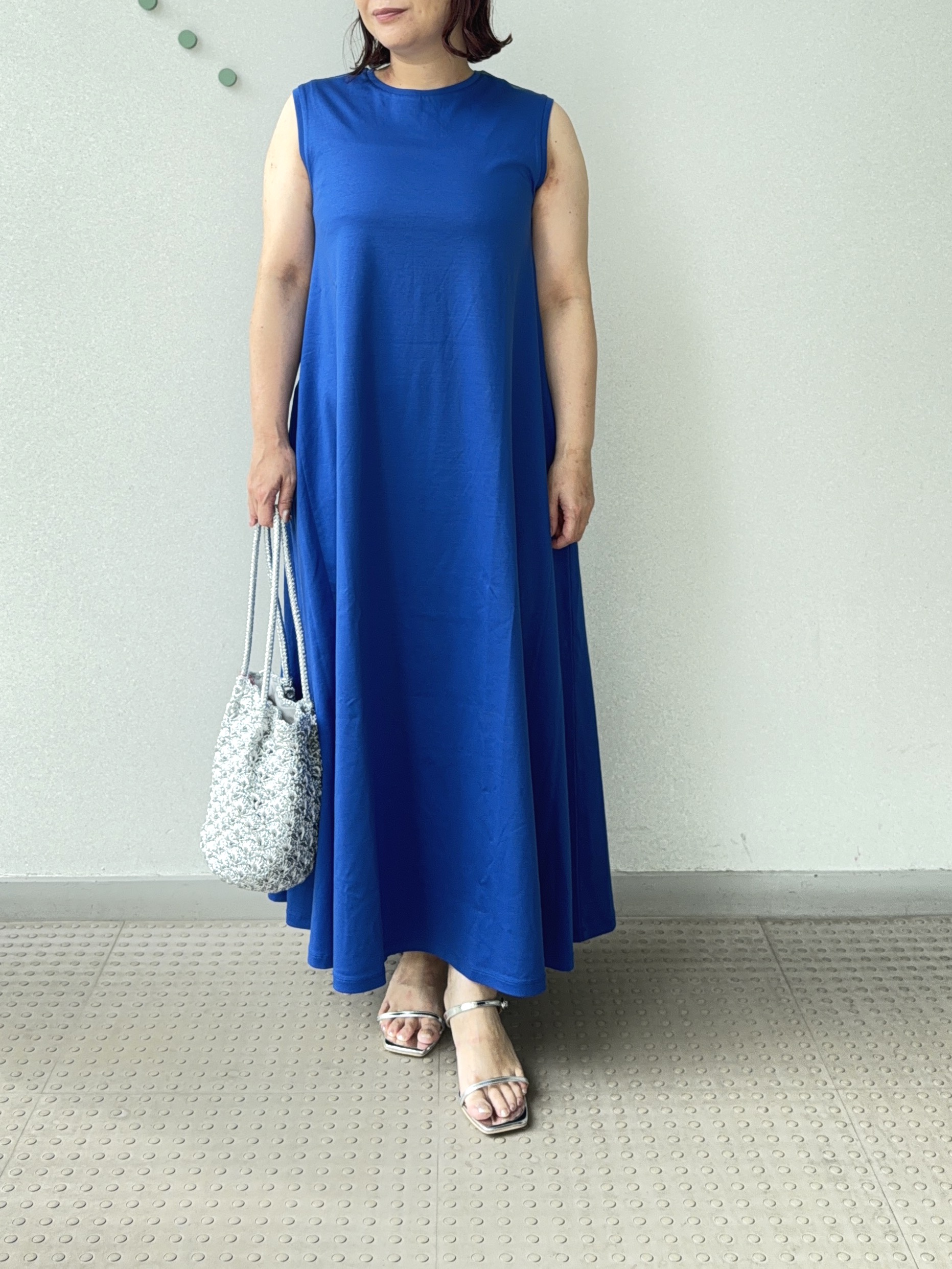 Asamiさんの「DRESSTERIOR｜【接触冷感／抗菌防臭／消臭/ウォッシャブル】アイスクリアコットン フレンチスリーブワンピース」を使ったコーディネート