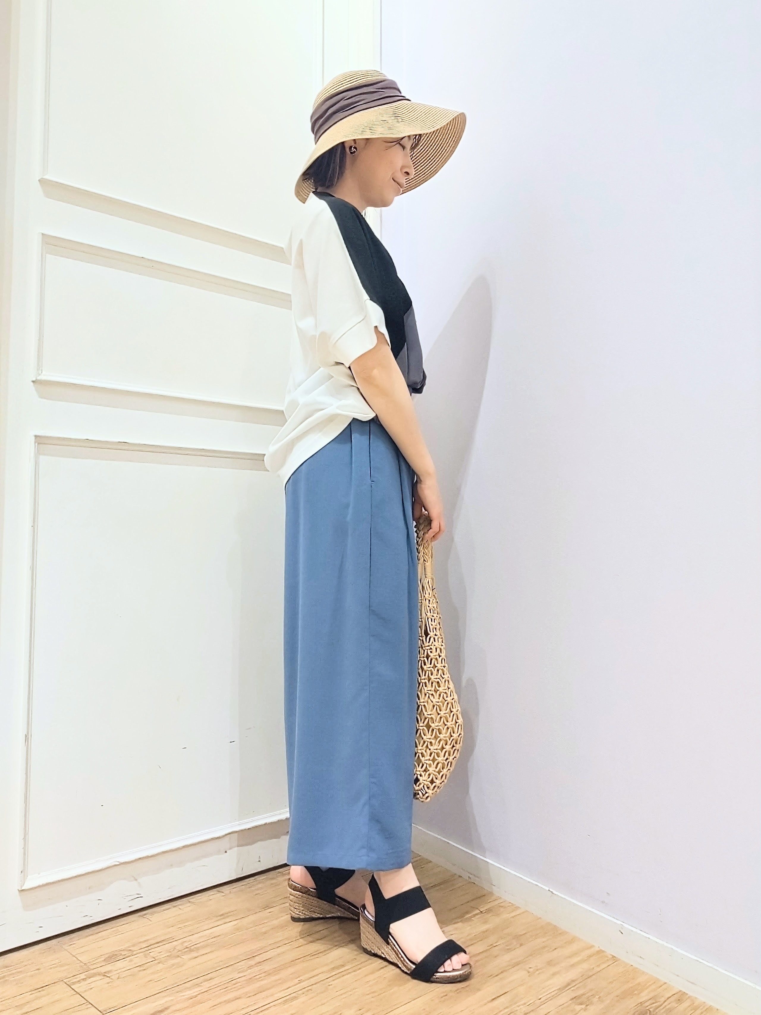 miomioさんの「SHOO･LA･RUE｜【S-LL/洗濯機可】インしないで着られる ななめ3段切り替えトップス」を使ったコーディネート