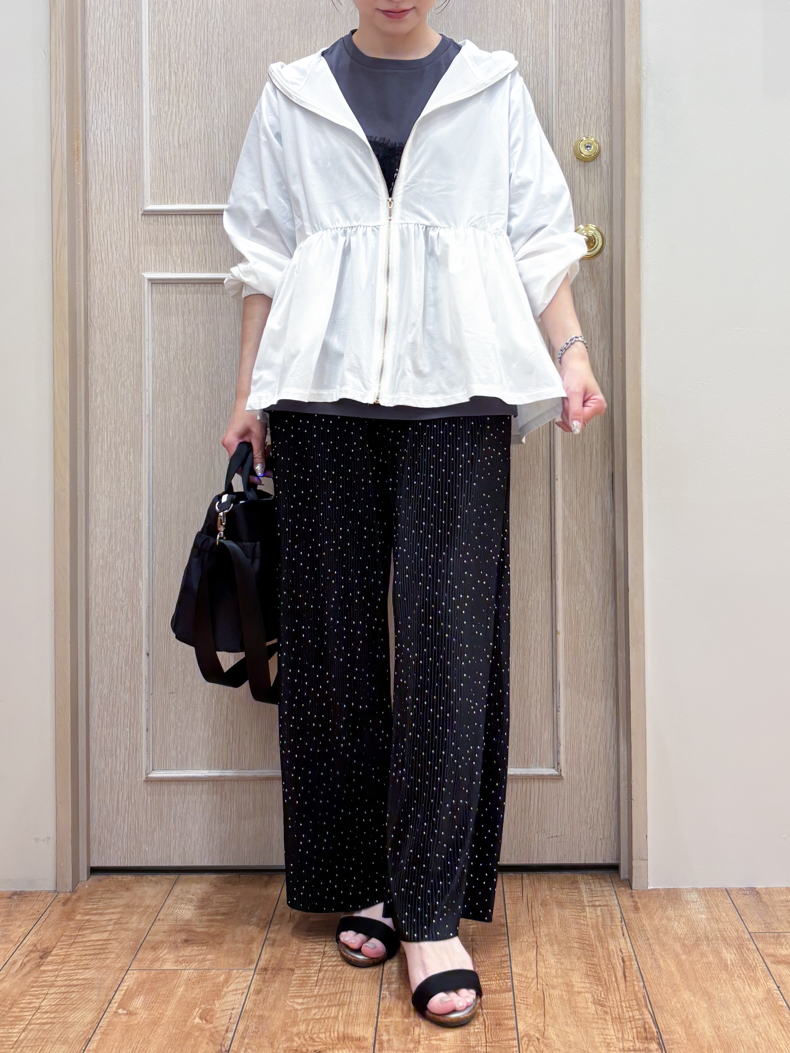 なみさんの「SHOO･LA･RUE｜【S-LL/体型カバー】日焼け対策にも女性らしさを UVカットペプラムパーカ」を使ったコーディネート