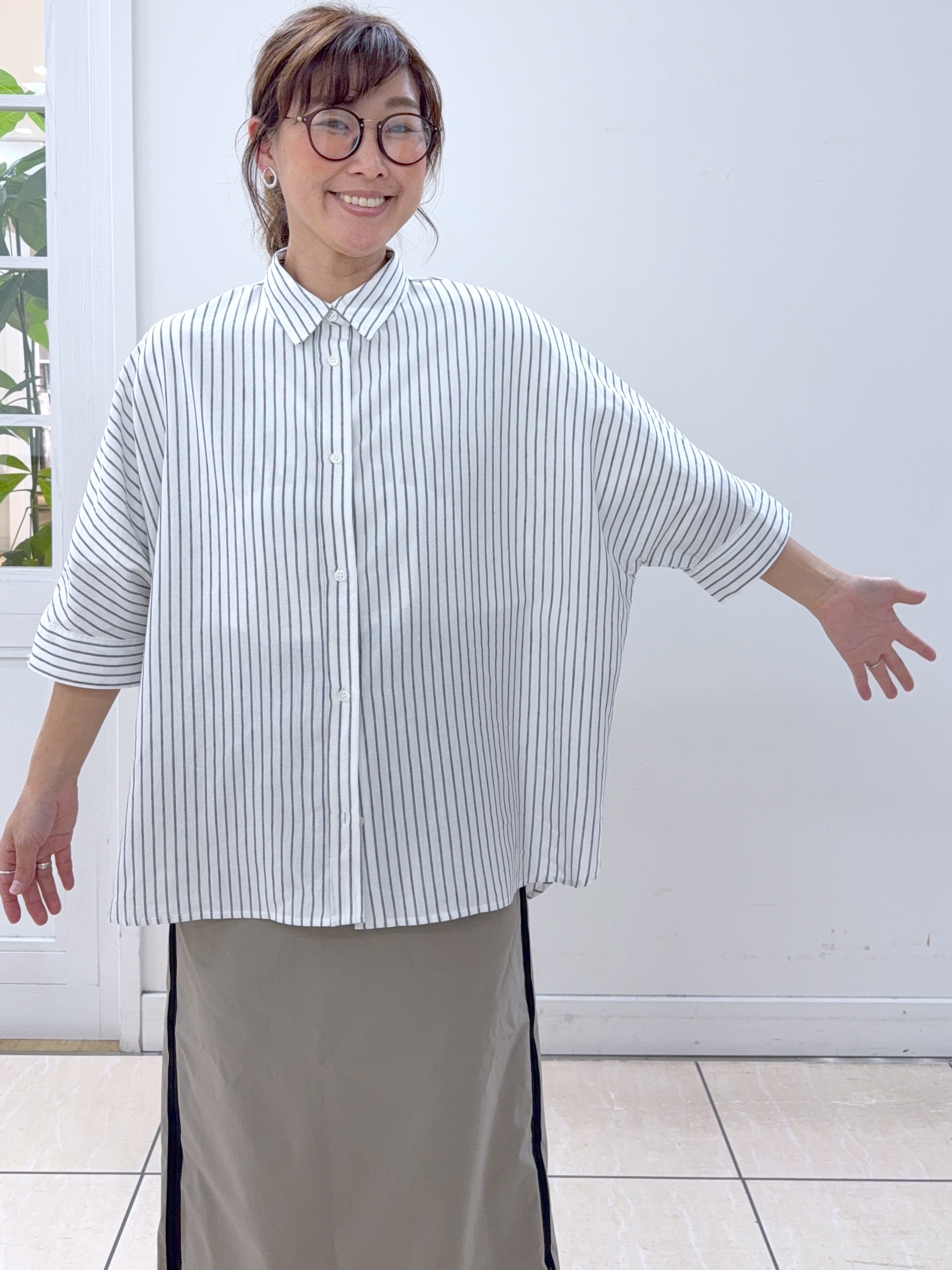 Osawaさんの「Dessin｜【セットアップ可/洗える】リネンブレンドドルマンシャツ」を使ったコーディネート