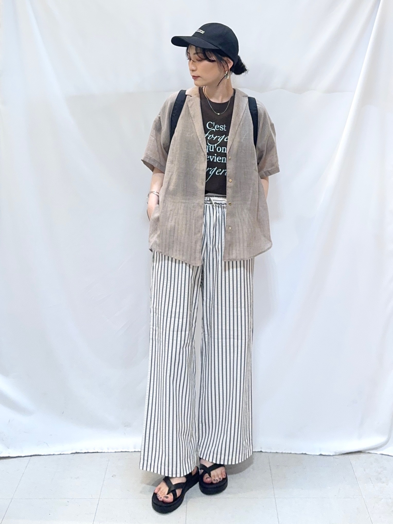 𝐇𝐢𝐫𝐨𝐦𝐢さんの「SHOO･LA･RUE｜【S-LL】ナチュラルに決まる 半袖シアーシャツジャケット」を使ったコーディネート