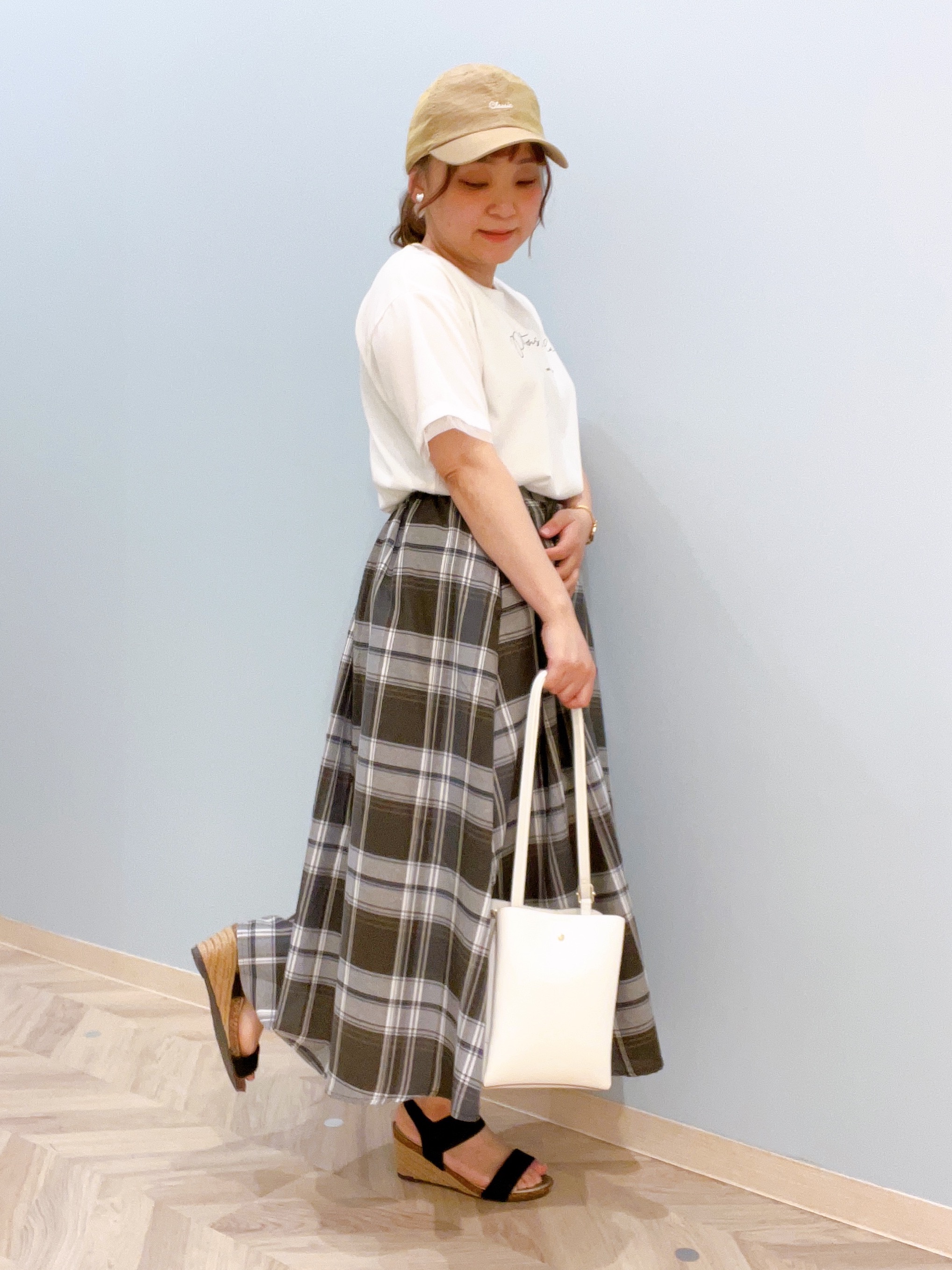 kitaさんの「SHOO･LA･RUE｜【通気性〇/UV/S-LL】風が通り抜ける 半袖バンドカラーシアーシャツ」を使ったコーディネート