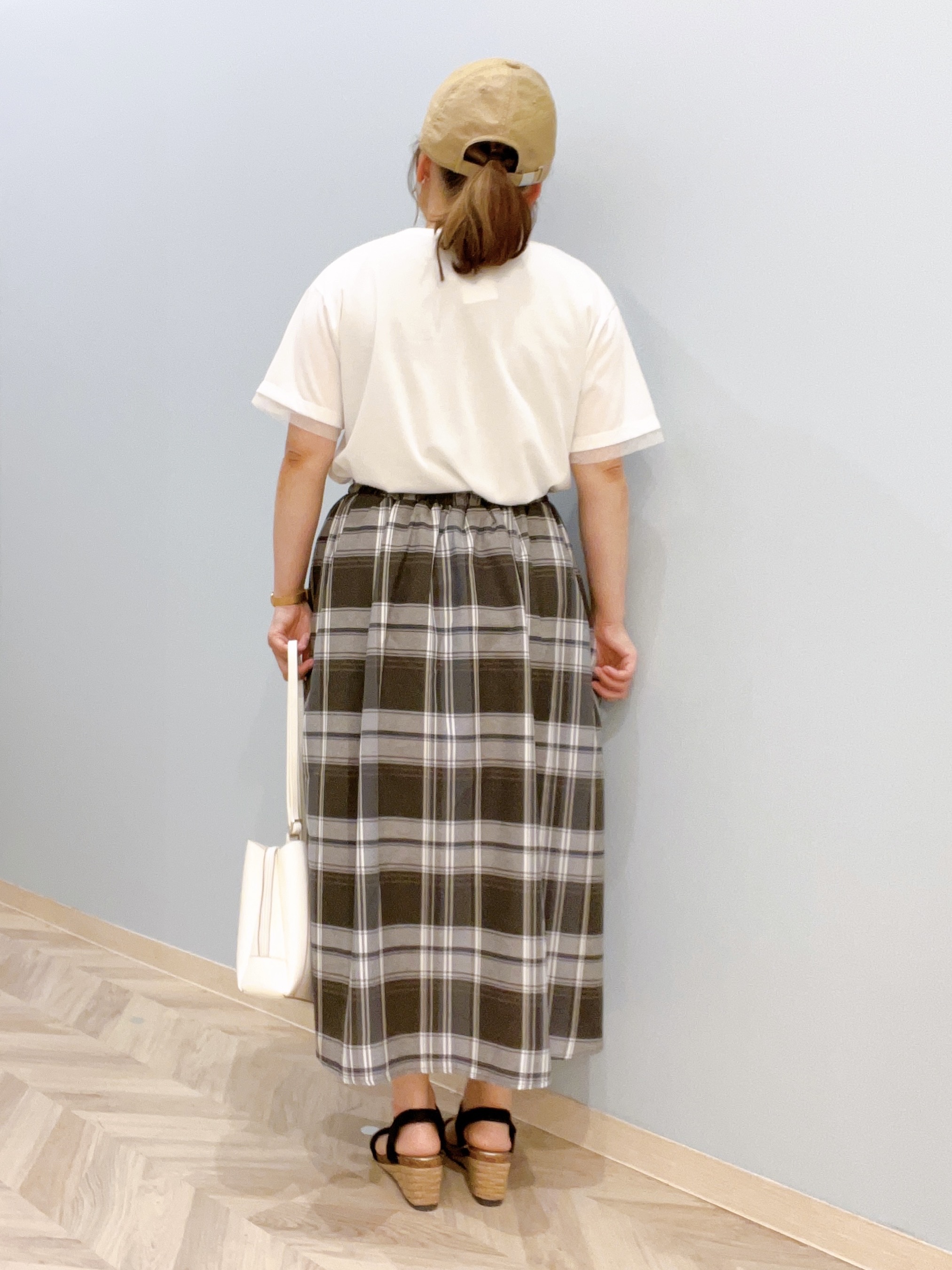 kitaさんの「SHOO･LA･RUE｜【通気性〇/UV/S-LL】風が通り抜ける 半袖バンドカラーシアーシャツ」を使ったコーディネート