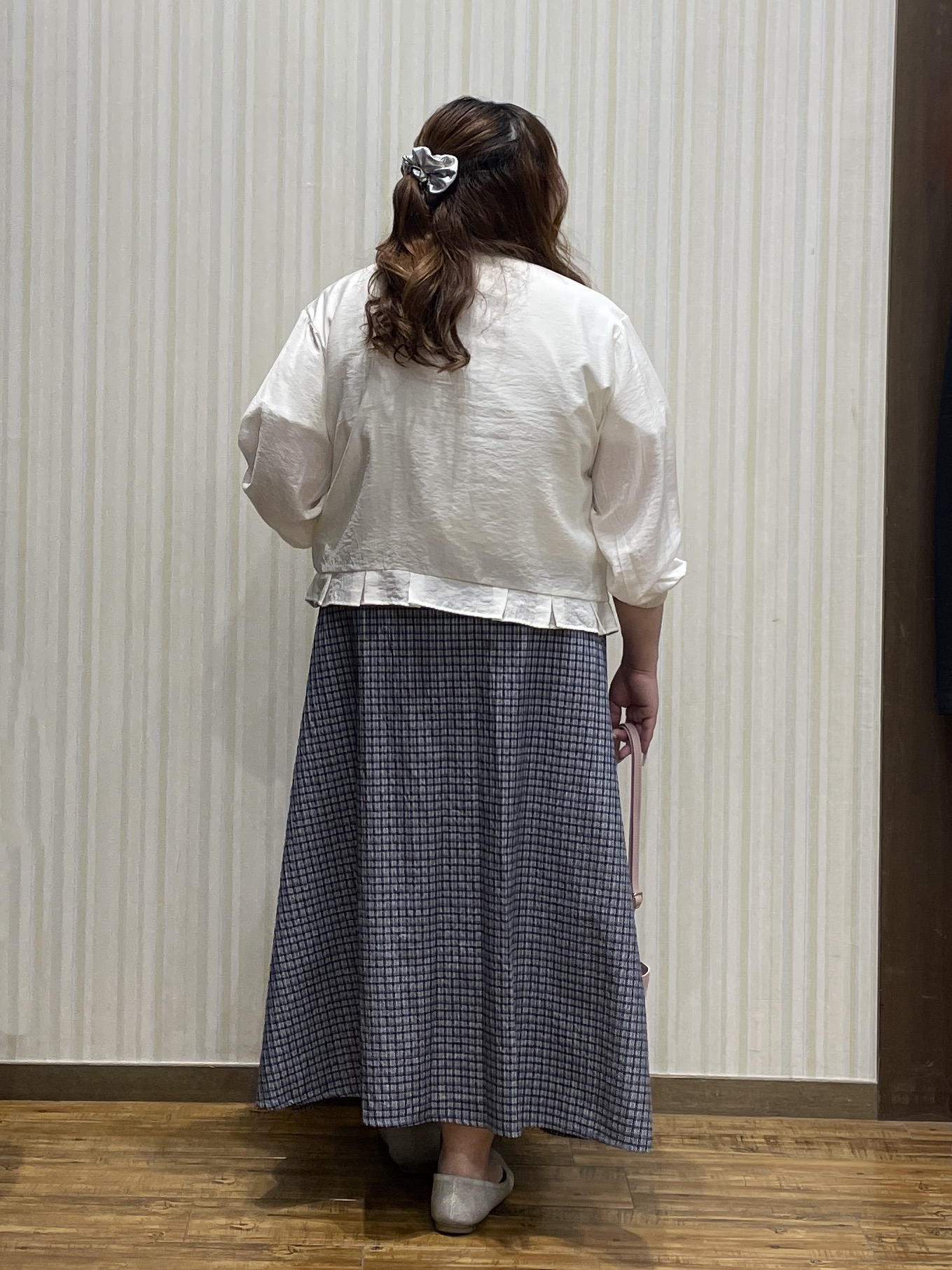 Risaさんの「SHOO･LA･RUE｜【洗濯後しわになりにくい】インせず着られる さらっとタッチのドルマンブラウス」を使ったコーディネート
