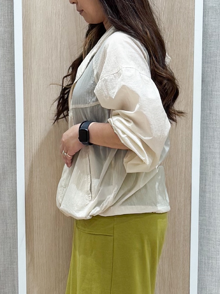 sachiさんの「grove｜【洗濯機OK】朝晩の気温差に◎軽やかシアーナイロンフーディブルゾン」を使ったコーディネート