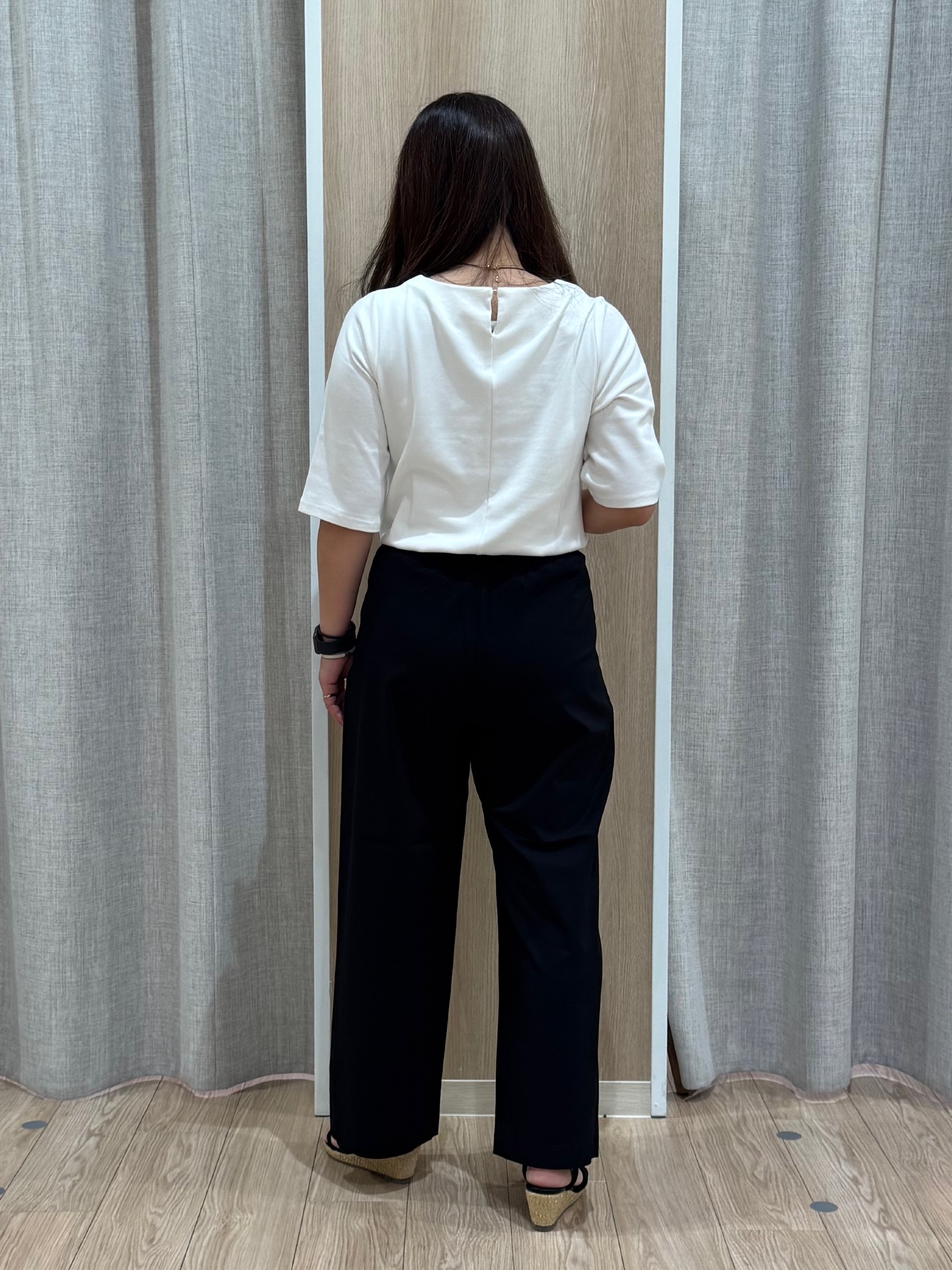 sachiさんの「grove｜【二の腕カバー/すっきり見え・抗菌防臭/UVカット】きちんと素材のボートネックTシャツ」を使ったコーディネート