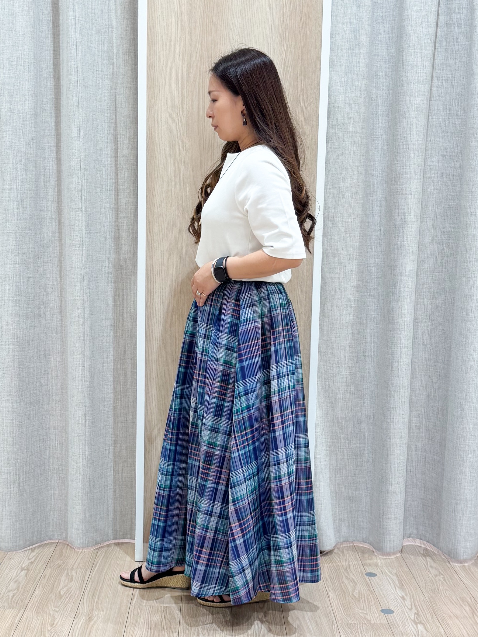 sachiさんの「grove｜【二の腕カバー/すっきり見え・抗菌防臭/UVカット】きちんと素材のボートネックTシャツ」を使ったコーディネート