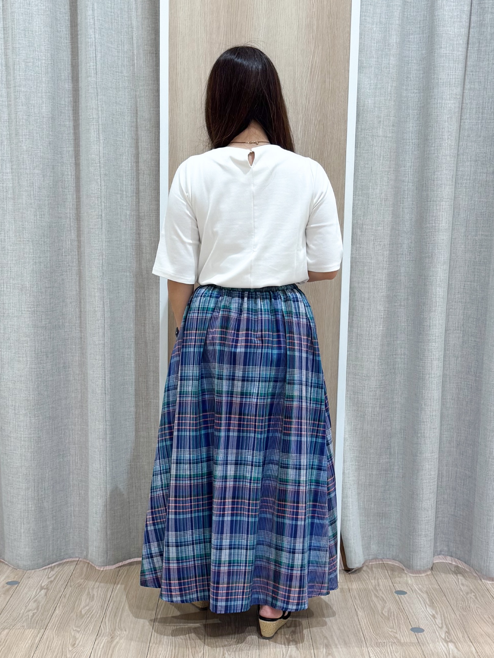 sachiさんの「grove｜【二の腕カバー/すっきり見え・抗菌防臭/UVカット】きちんと素材のボートネックTシャツ」を使ったコーディネート