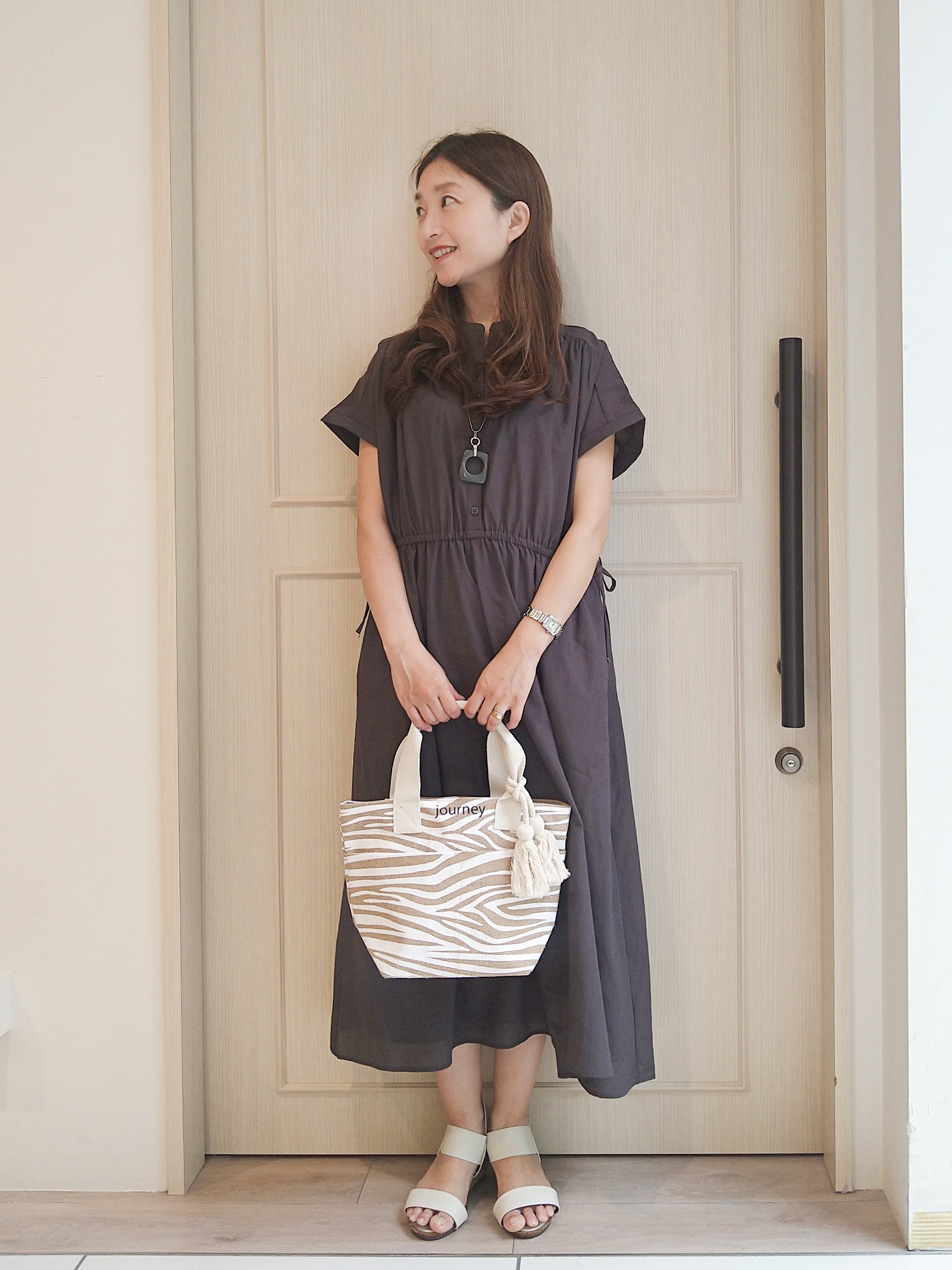 mi-saさんの「SHOO･LA･RUE｜【S-LL/UV/吸水速乾/洗濯機可】通気性〇 ギャザーリボンワンピース」を使ったコーディネート