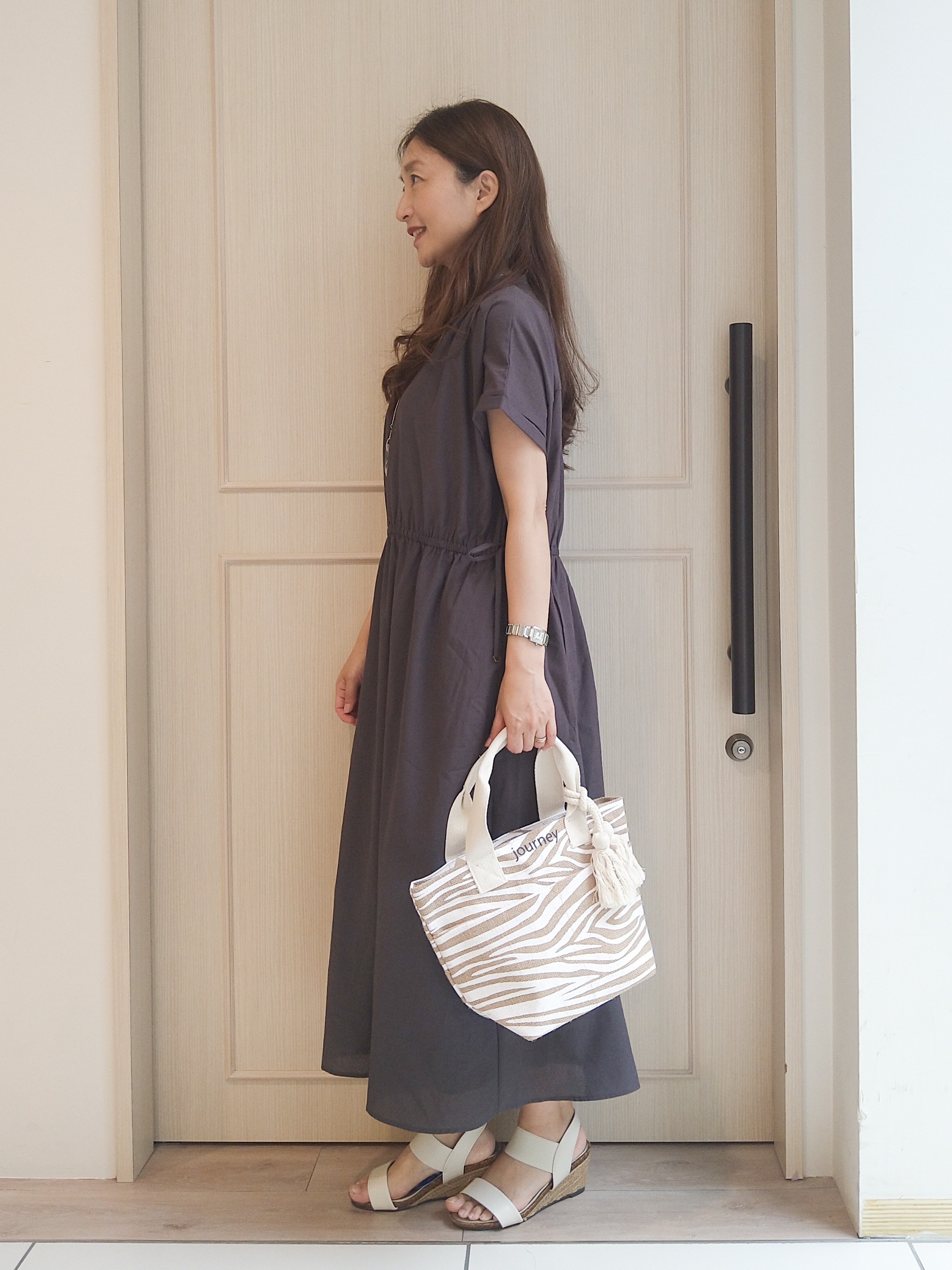 mi-saさんの「SHOO･LA･RUE｜【S-LL/UV/吸水速乾/洗濯機可】通気性〇 ギャザーリボンワンピース」を使ったコーディネート