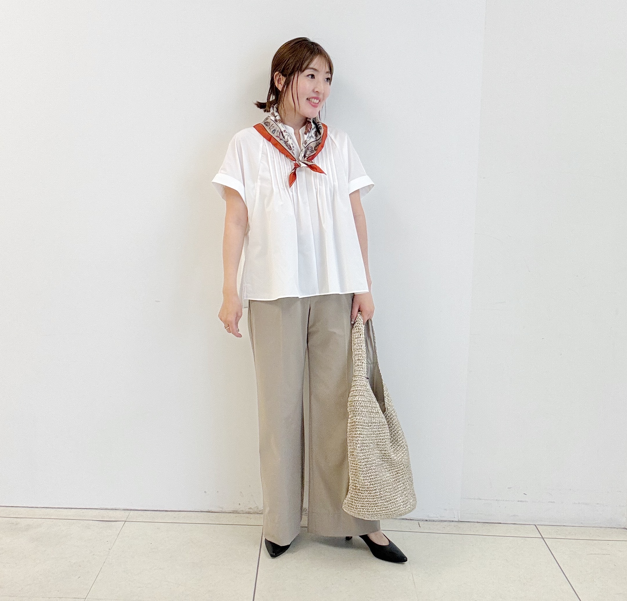 yoshiyaさんの「INDIVI｜【ラム革／美脚／通勤】レザーパンプス」を使ったコーディネート