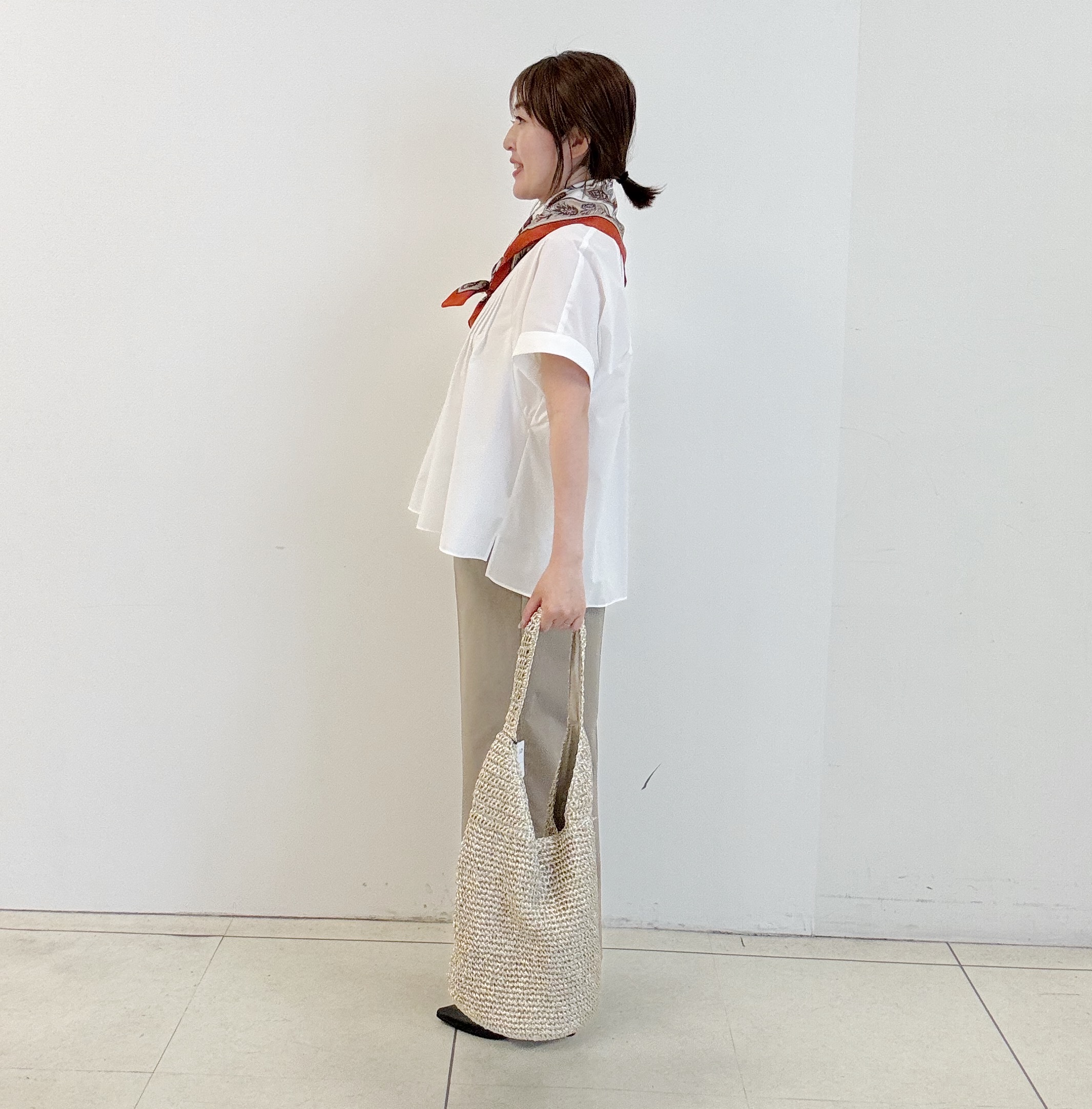 yoshiyaさんの「INDIVI｜【ラム革／美脚／通勤】レザーパンプス」を使ったコーディネート