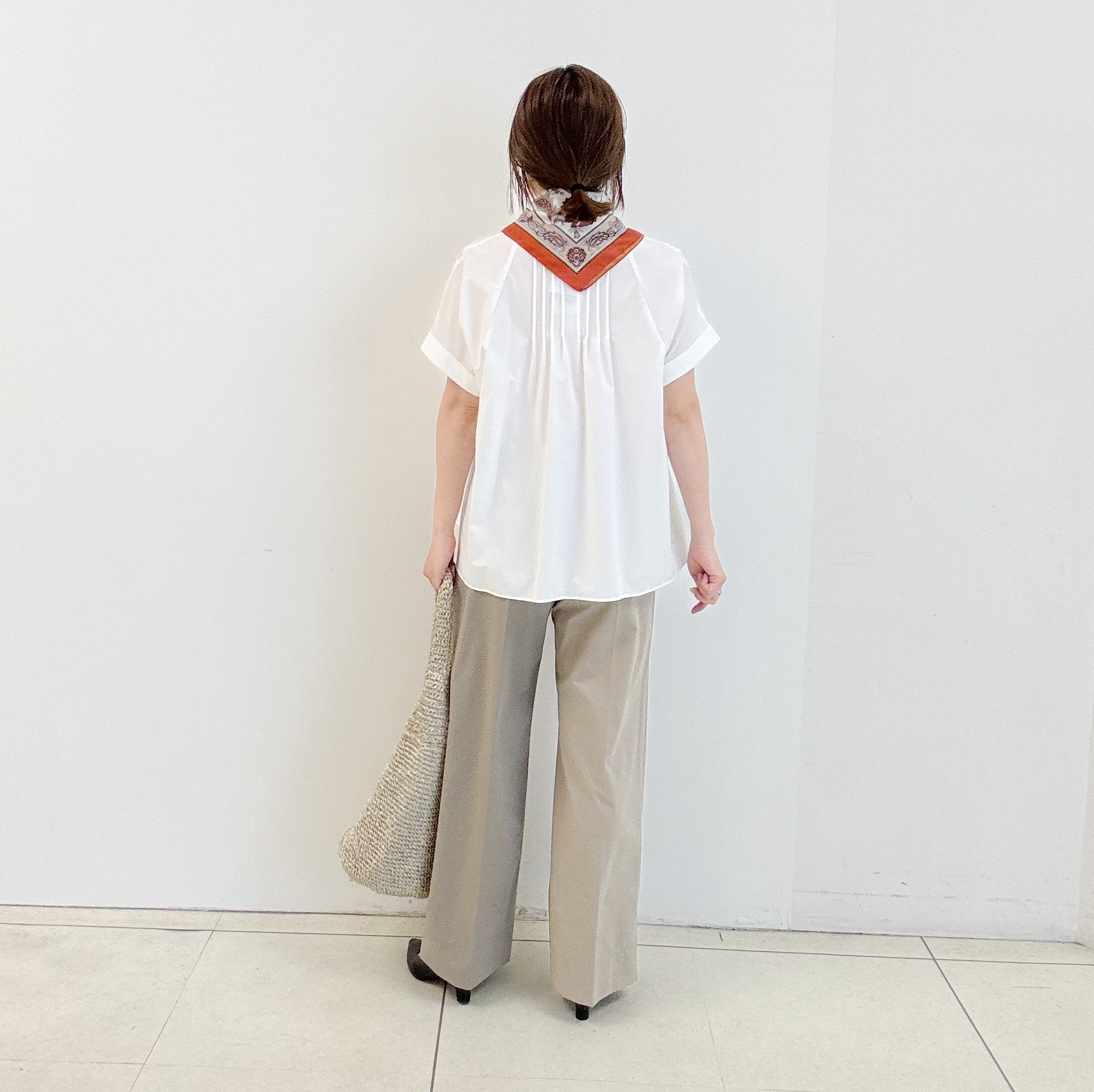 yoshiyaさんの「INDIVI｜【ラム革／美脚／通勤】レザーパンプス」を使ったコーディネート