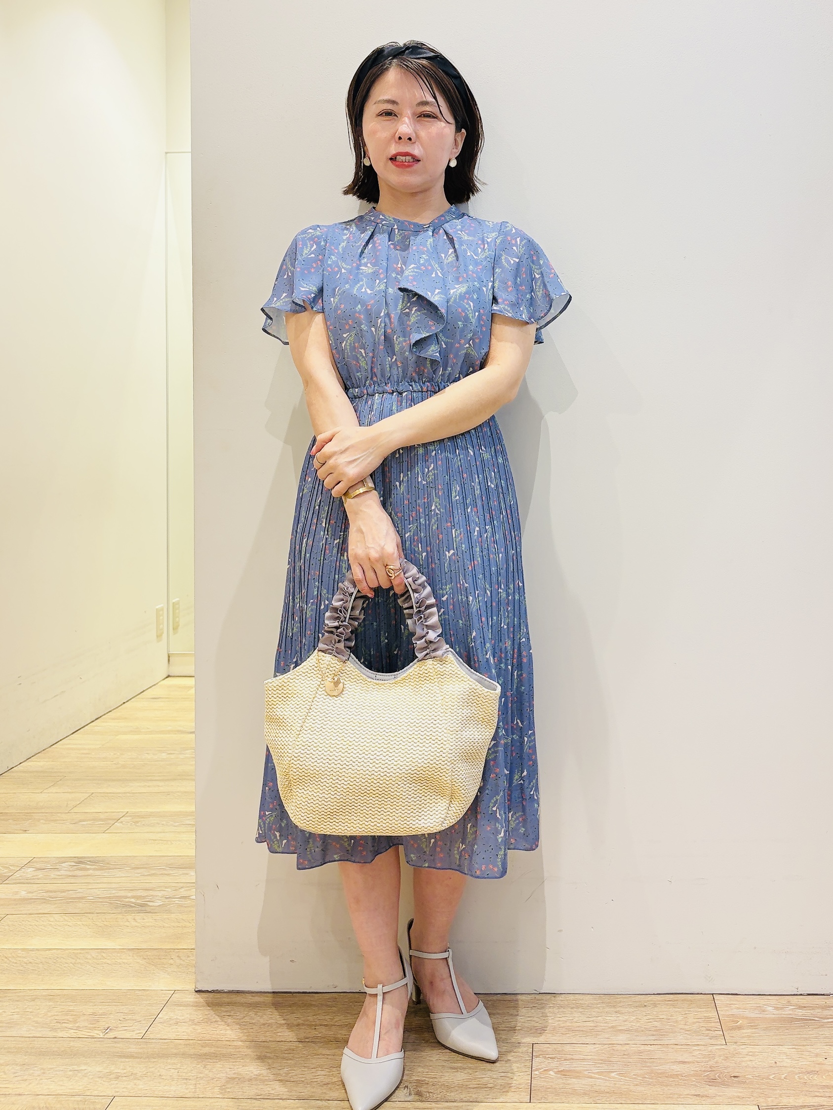 YUKOさんの「index｜◆【日比谷花壇コラボ】ラッフルタイプリーツワンピース【防シワ/洗濯機OK】」を使ったコーディネート