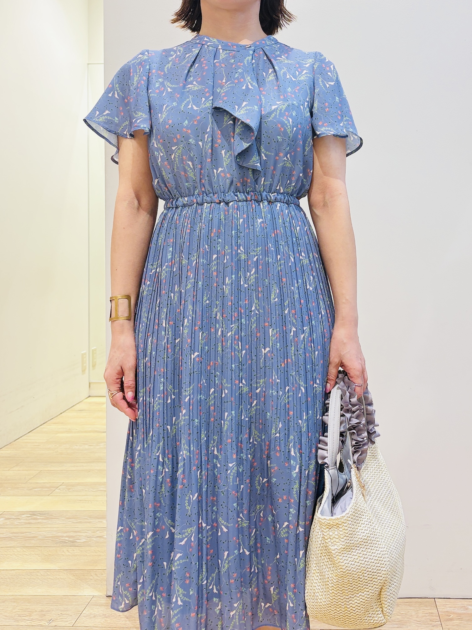 YUKOさんの「index｜◆【日比谷花壇コラボ】ラッフルタイプリーツワンピース【防シワ/洗濯機OK】」を使ったコーディネート