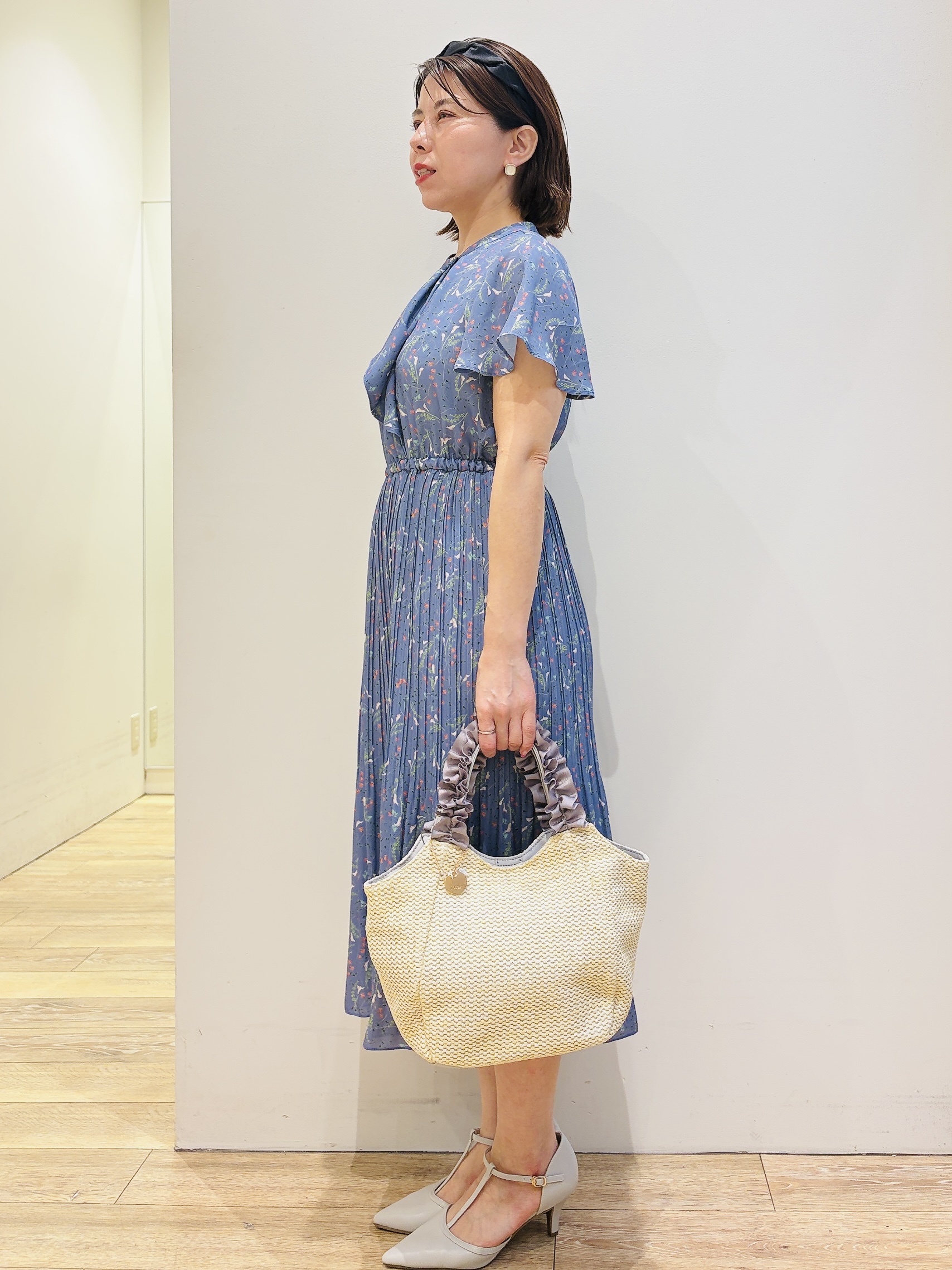 YUKOさんの「index｜◆【日比谷花壇コラボ】ラッフルタイプリーツワンピース【防シワ/洗濯機OK】」を使ったコーディネート