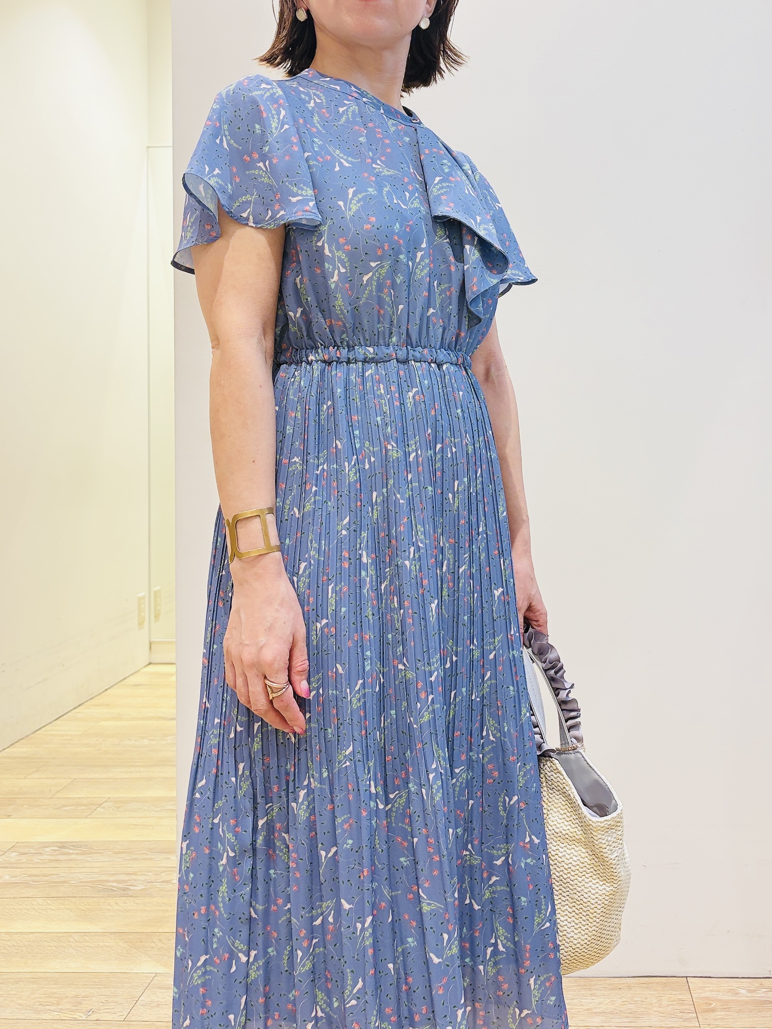 YUKOさんの「index｜◆【日比谷花壇コラボ】ラッフルタイプリーツワンピース【防シワ/洗濯機OK】」を使ったコーディネート