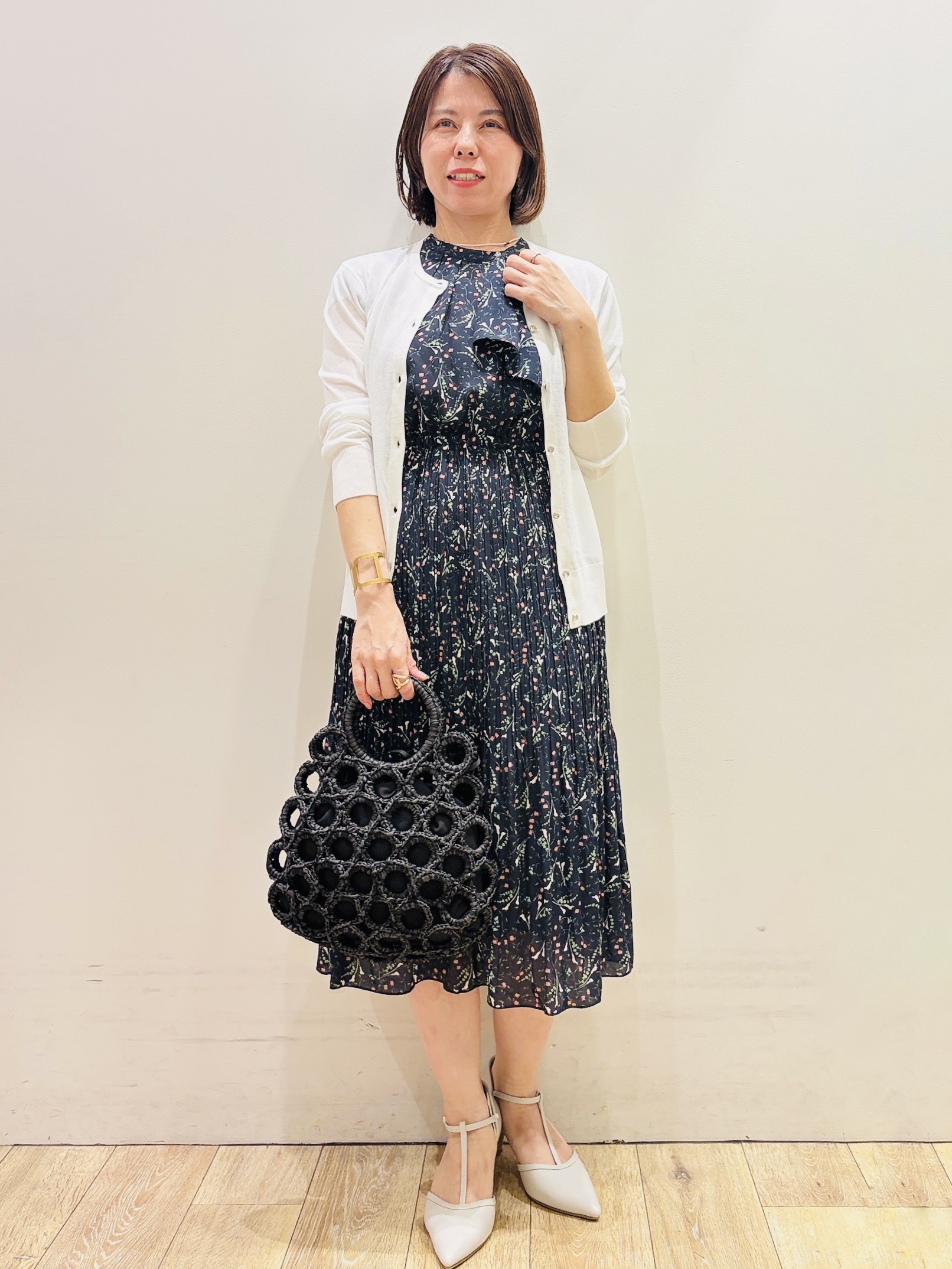 YUKOさんの「index｜◆【日比谷花壇コラボ】ラッフルタイプリーツワンピース【防シワ/洗濯機OK】」を使ったコーディネート