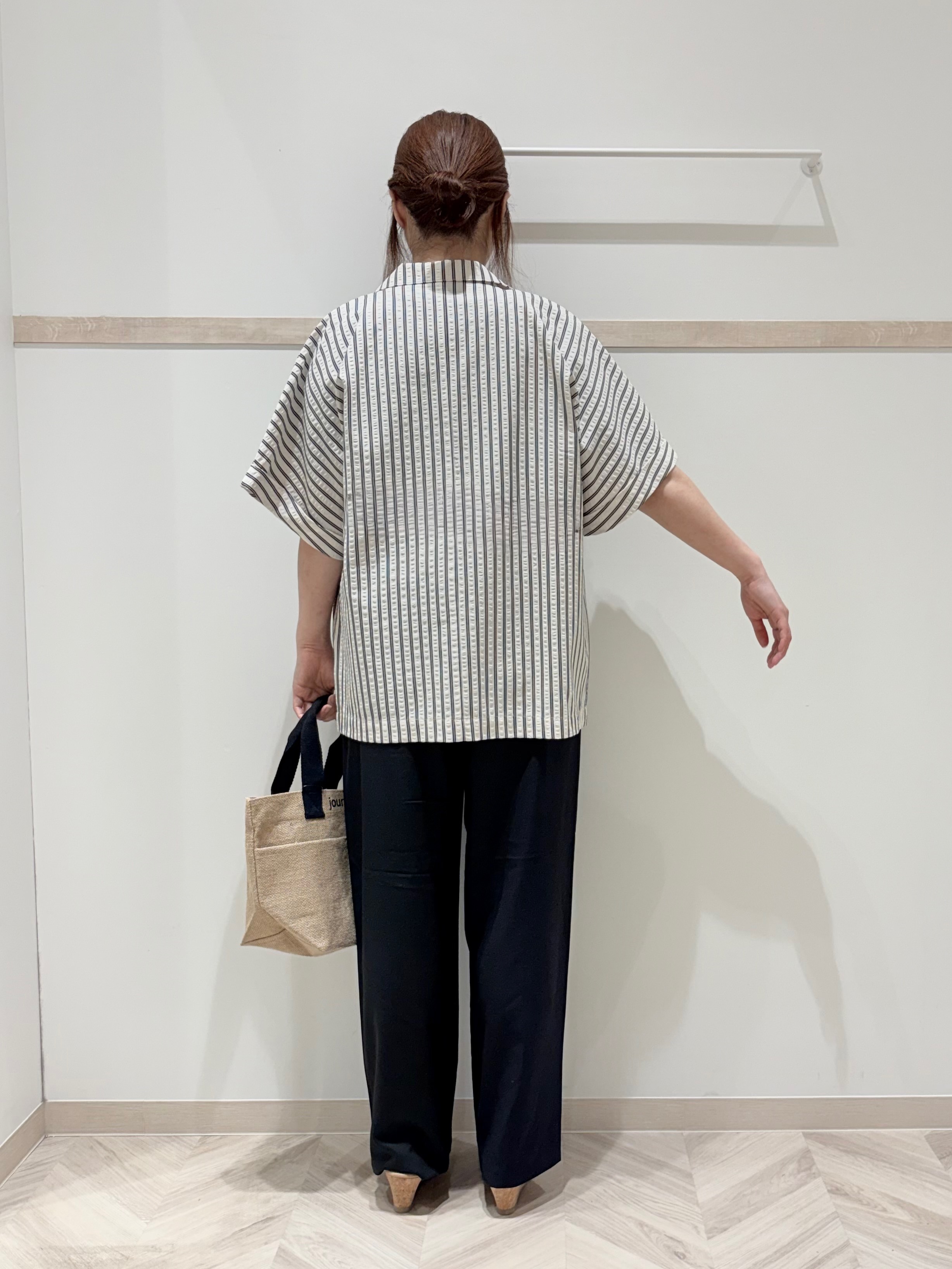 c_h_i_k_aさんの「SHOO･LA･RUE｜【S-LL/吸水速乾/セットアップ可】羽織るだけで主役になる サッカーストライプシャツジャケット」を使ったコーディネート