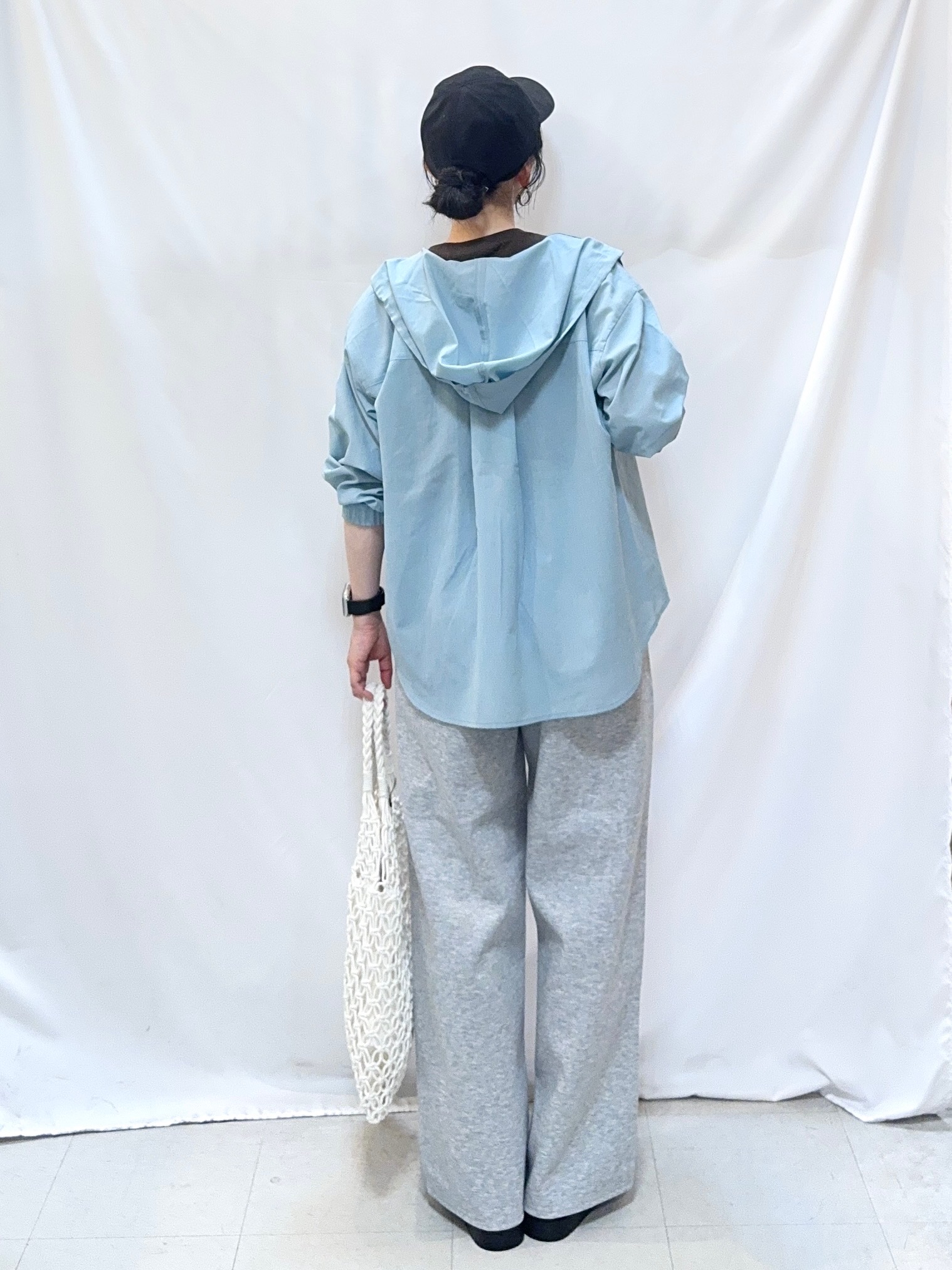 𝐇𝐢𝐫𝐨𝐦𝐢さんの「SHOO･LA･RUE｜【通気性〇/洗濯機可/S-LL】UVカット機能付き ライトな着心地シャツパーカ」を使ったコーディネート