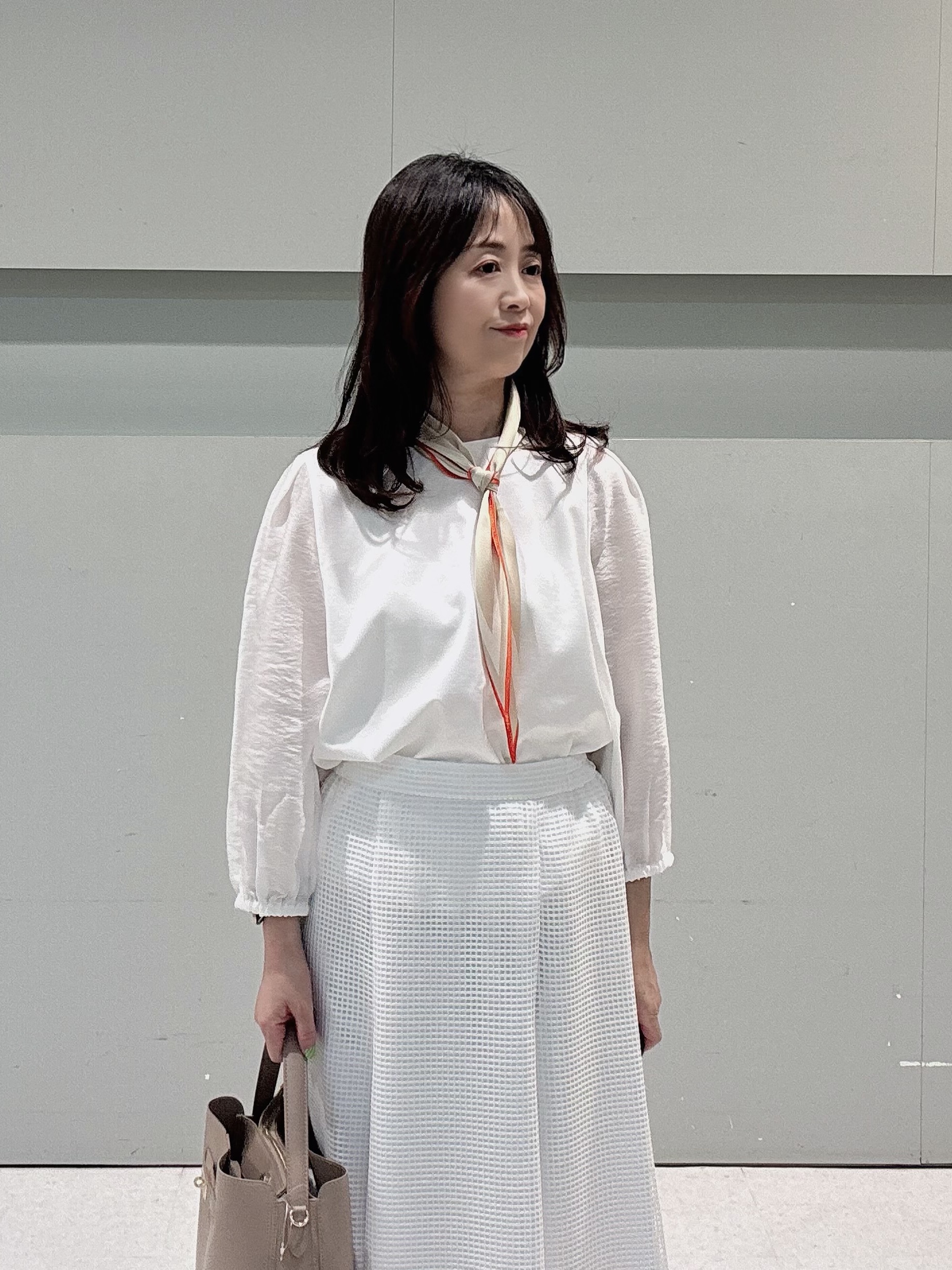 makiさんの「UNTITLED｜◆【洗える/袖シアー】ポンチ袖ボリュームトップス」を使ったコーディネート