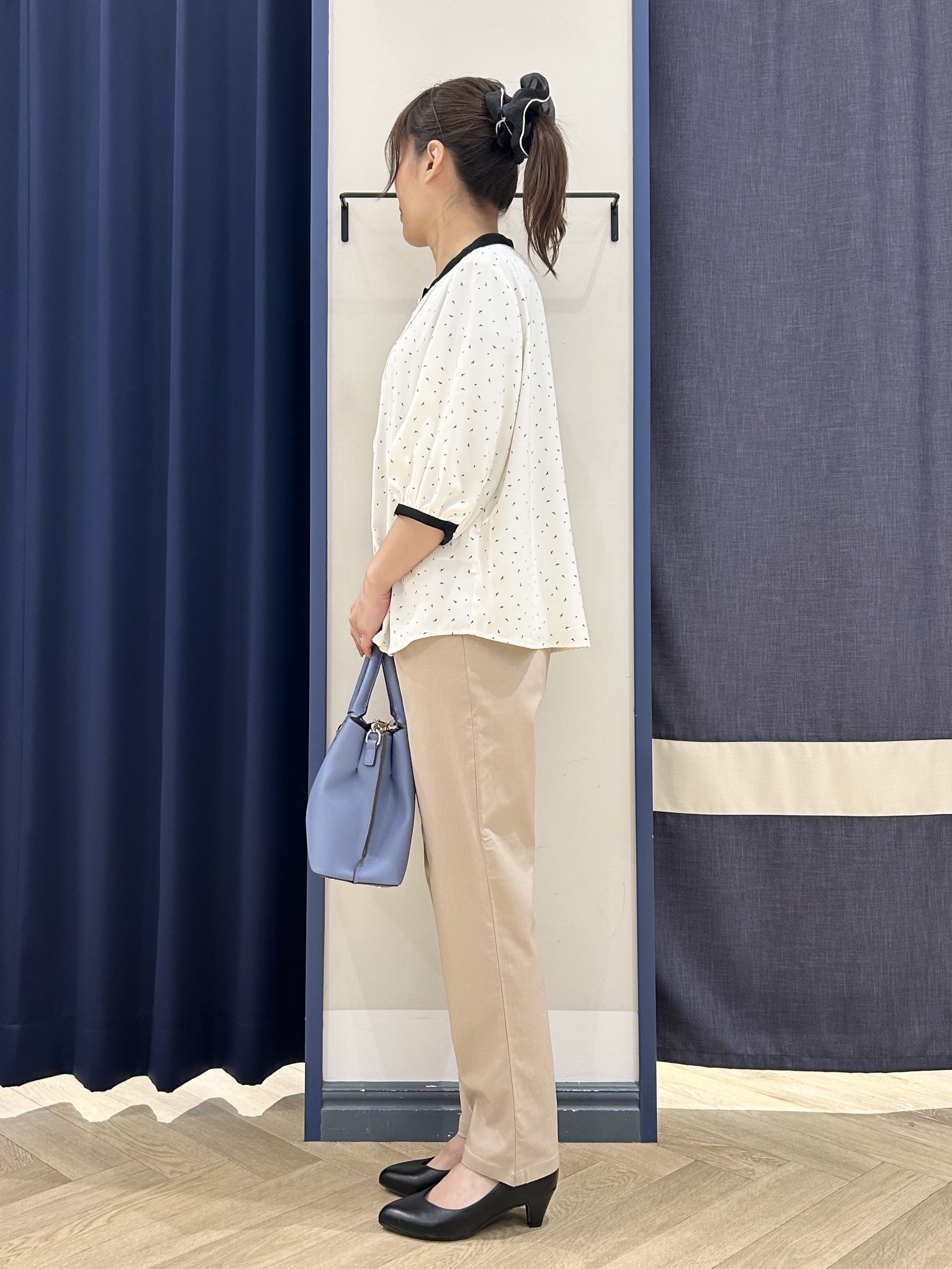 Orikaさんの「grove｜【二の腕カバー・お仕事】フロントタック配色ブラウス」を使ったコーディネート