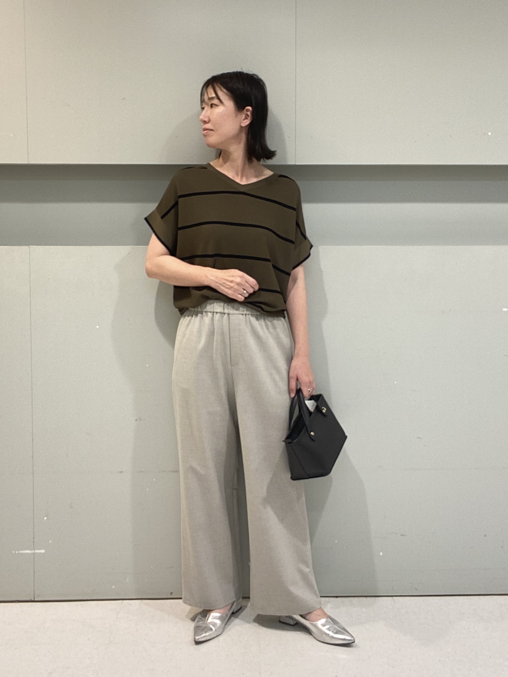 hitomiさんの「UNTITLED｜【11色展開/体型カバー】前後2WAYフレンチスリーブニット」を使ったコーディネート