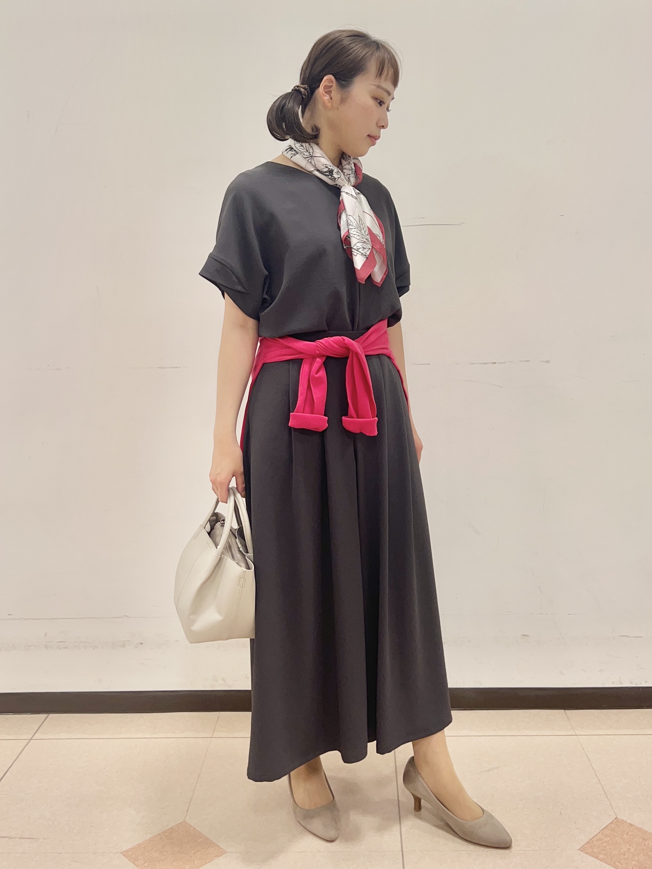 りおさんの「UNTITLED｜【セットアップ可/UVカット/前後2WAY】リラクシーフレンチスリーブブラウス」を使ったコーディネート