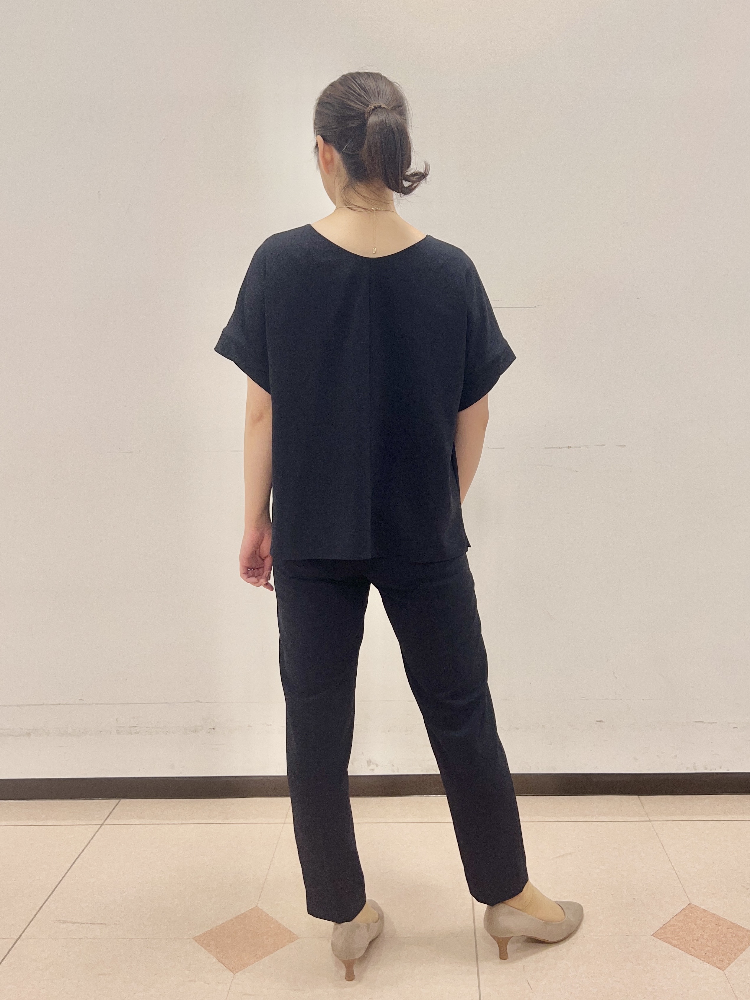 りおさんの「UNTITLED｜【セットアップ可/UVカット/前後2WAY】リラクシーフレンチスリーブブラウス」を使ったコーディネート