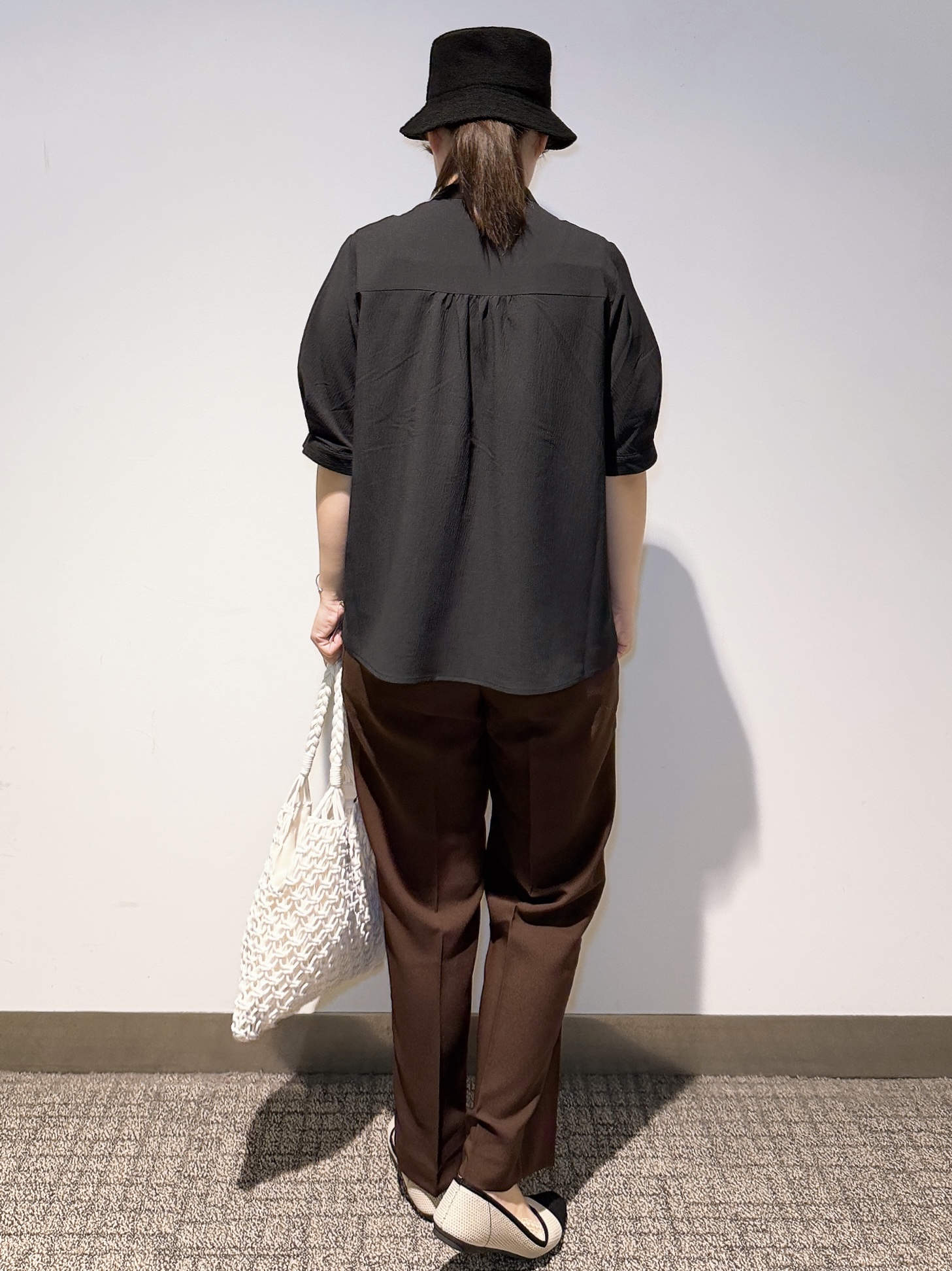 みーさんの「grove｜【貴島明日香さん着用/体型カバー】ON・OFF使えるスモッキングタックブラウス」を使ったコーディネート