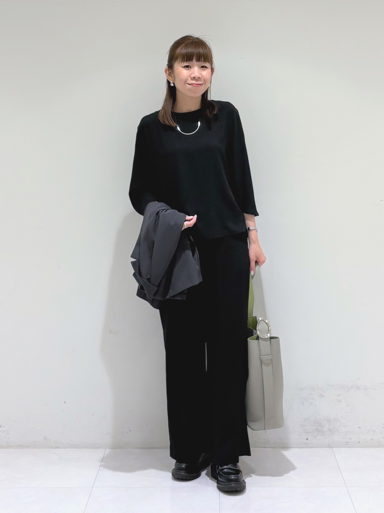 tsuyuさんの「INDIVI｜【A4収納可能／合皮】配色デザインワンショルダーバッグ」を使ったコーディネート