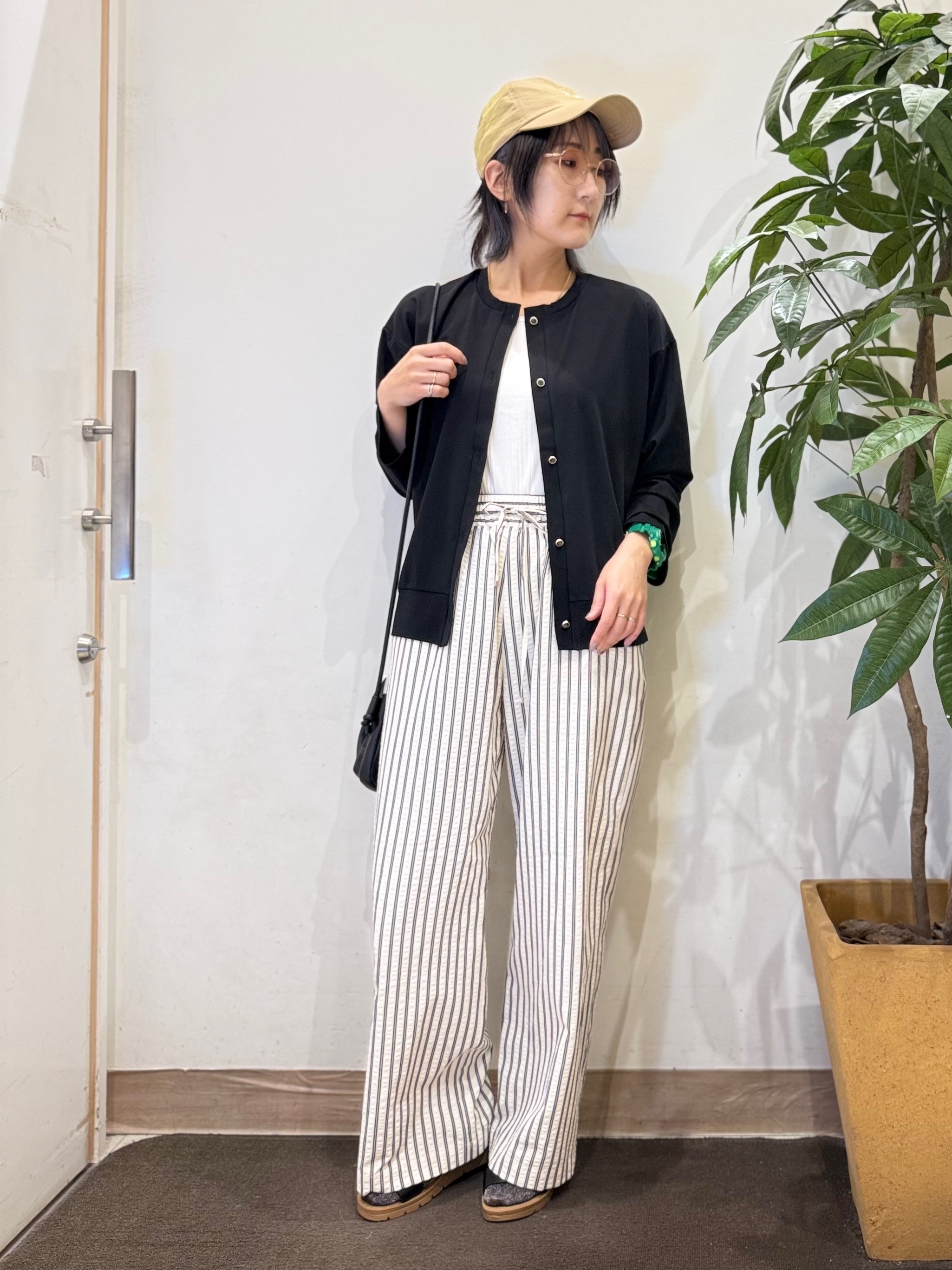 misakiさんの「SHOO･LA･RUE｜【UV/S-LL】着ごこちなめらか カノコ編みカーディガン」を使ったコーディネート