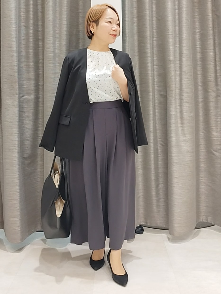 s u g iさんの「UNTITLED｜◆【さらりと快適/セットアップ可/UV/接触冷感】スラブカラーレスジャケット」を使ったコーディネート