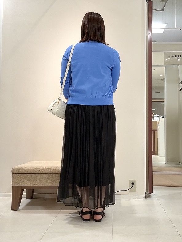 YUIさんの「UNTITLED｜◆【9色展開/アンサンブル可】コットンクルーネックカーディガン」を使ったコーディネート