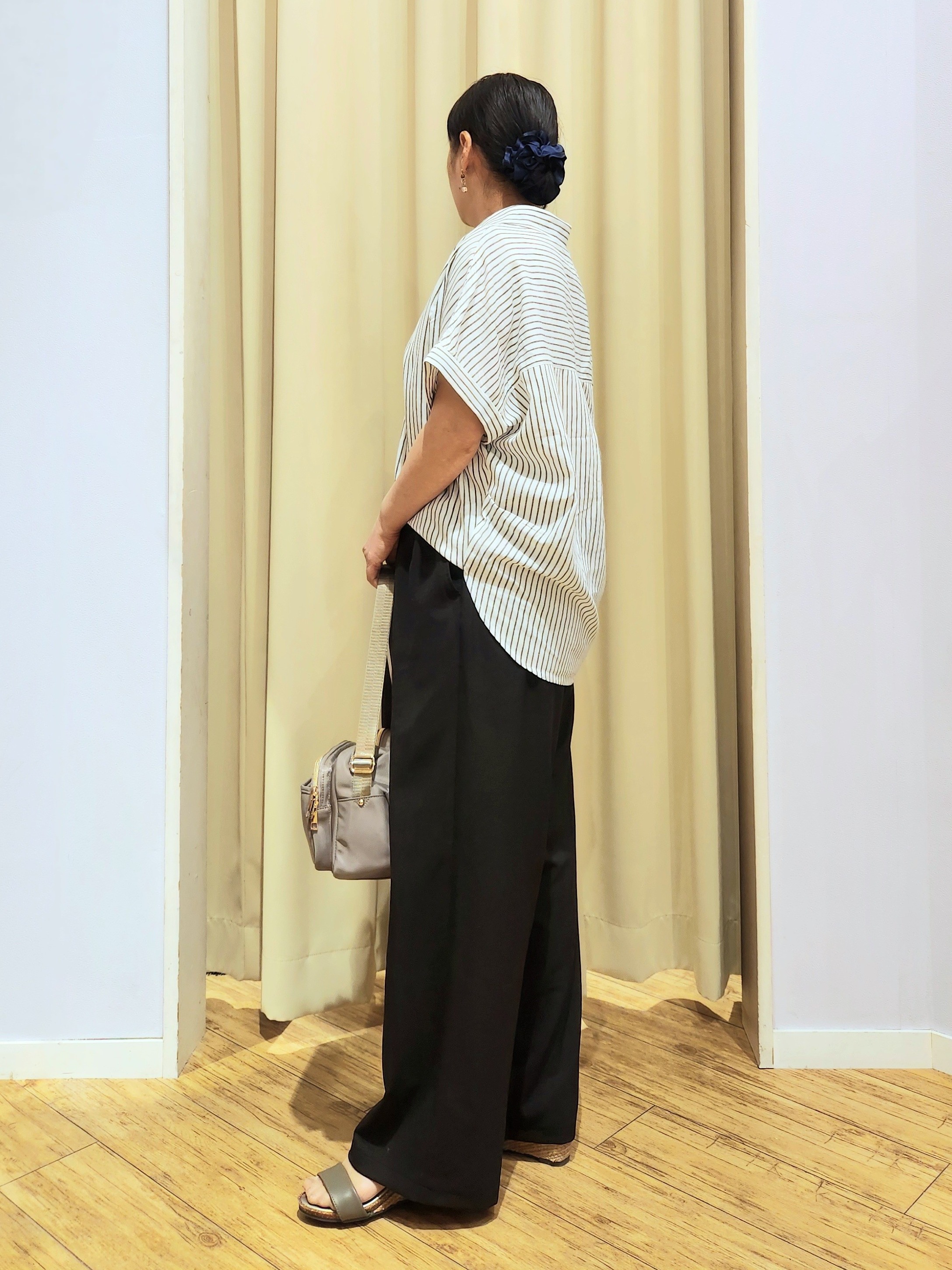 くまさんの「SHOO･LA･RUE｜【UV/吸水速乾/抗菌防臭】インせず着られる フレンチリネンスキッパーシャツ」を使ったコーディネート
