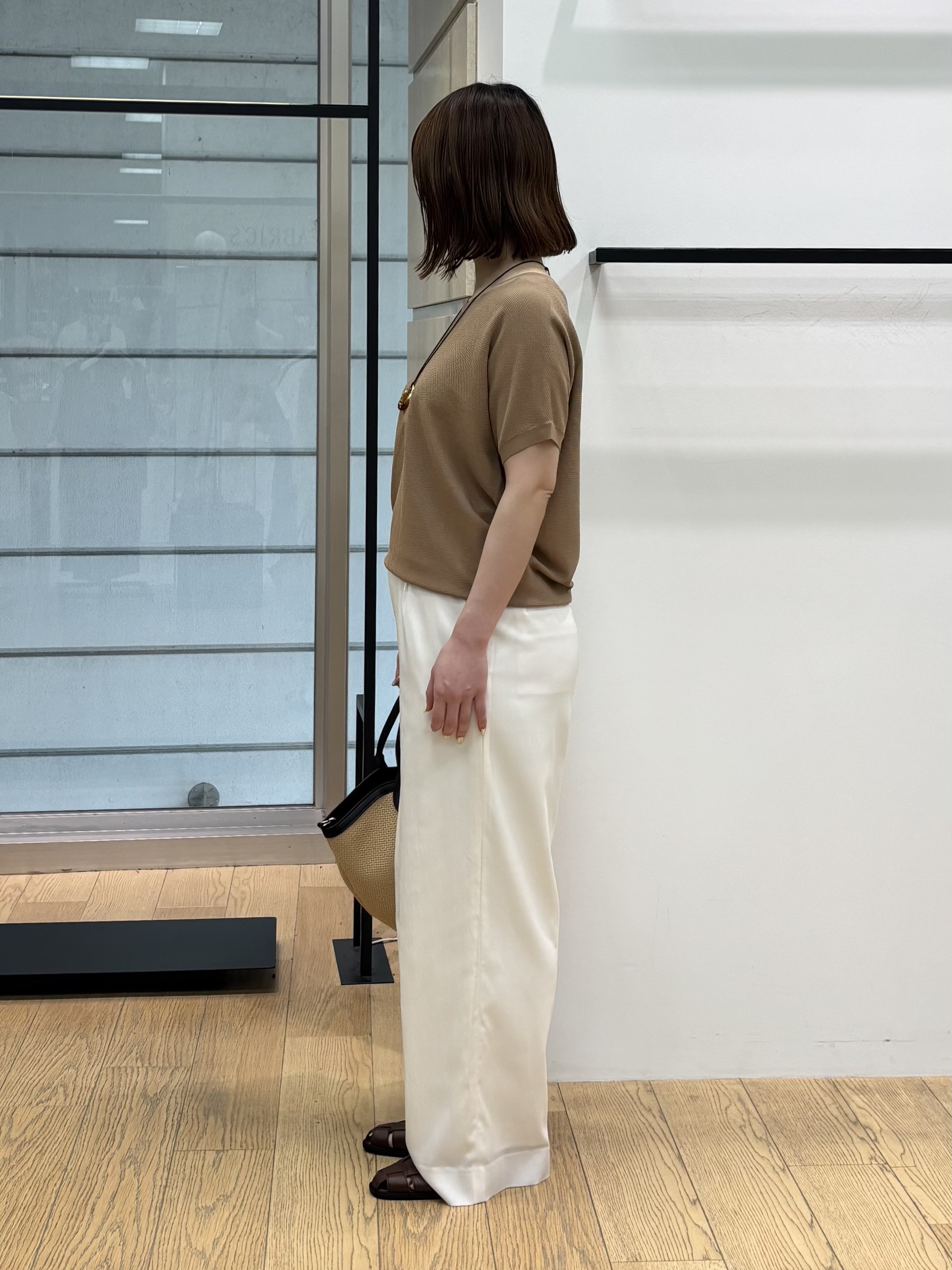 asamiさんの「INDIVI｜【洗える】ガーター編みVネックニットT」を使ったコーディネート