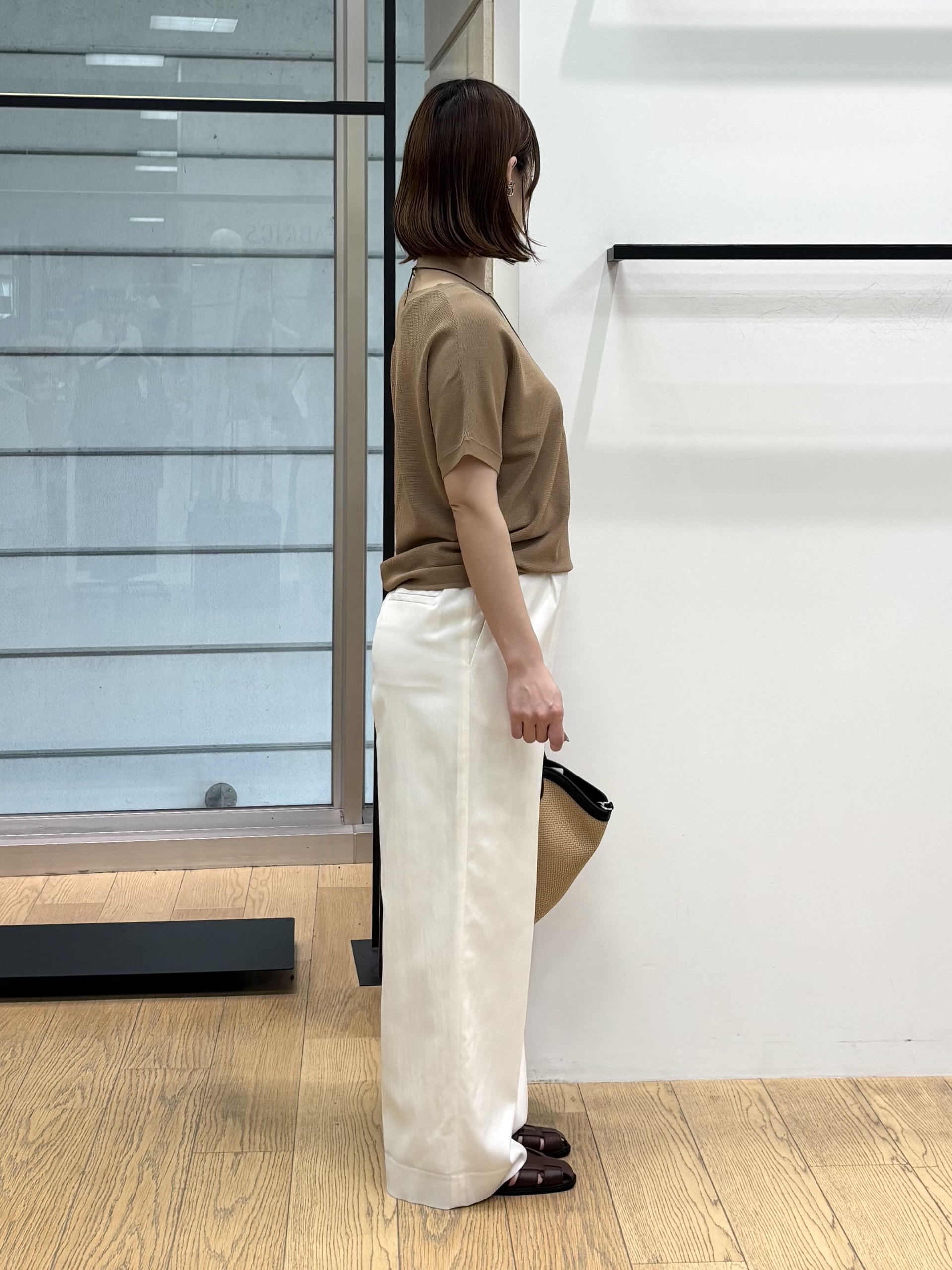 asamiさんの「INDIVI｜【洗える】ガーター編みVネックニットT」を使ったコーディネート
