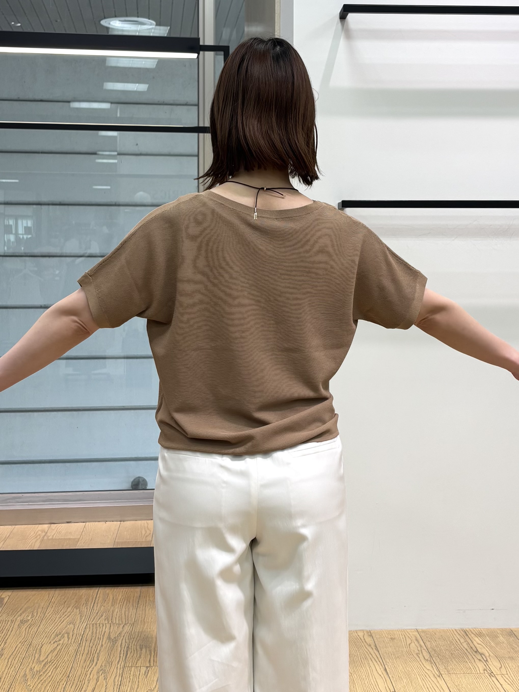 asamiさんの「INDIVI｜【洗える】ガーター編みVネックニットT」を使ったコーディネート