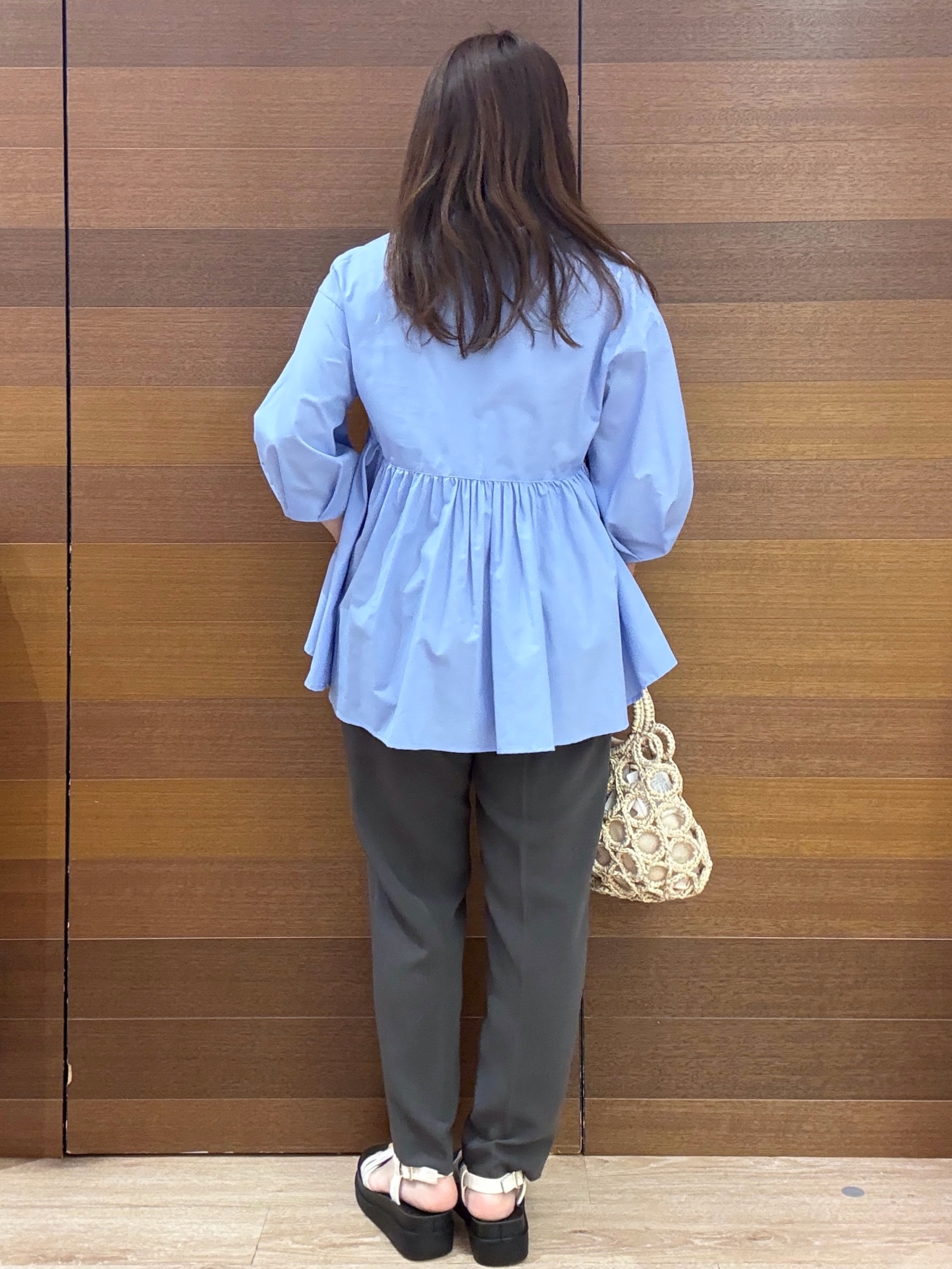 maichiさんの「OPAQUE.CLIP｜スキッパーペプラムブラウス【洗濯機OK】」を使ったコーディネート
