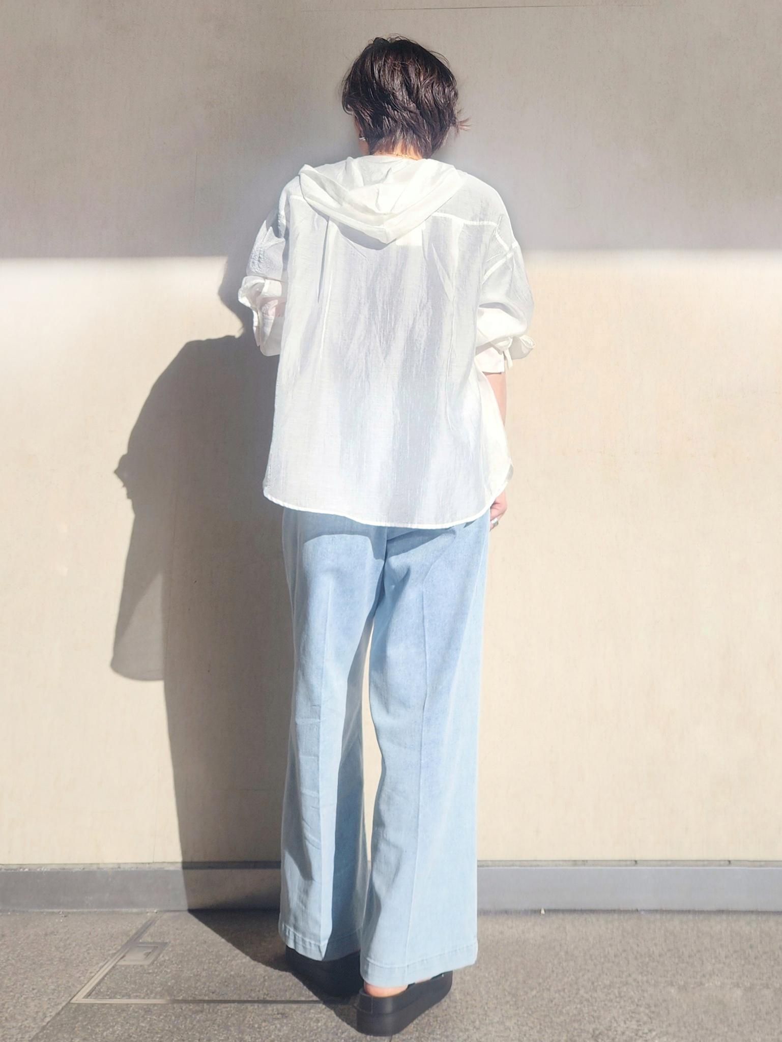 milkyさんの「OPAQUE.CLIP｜【洗濯機OK】フード付きシアーシャツ」を使ったコーディネート