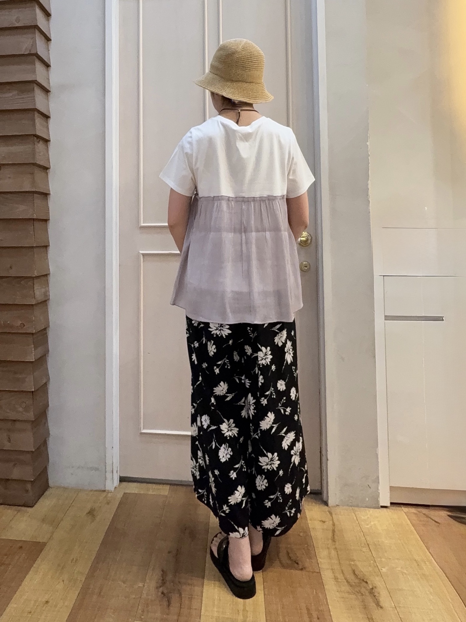 きょんさんの「SHOO･LA･RUE｜【体型カバー】1枚でインせず決まる きらきらビスチェ風Tシャツ」を使ったコーディネート