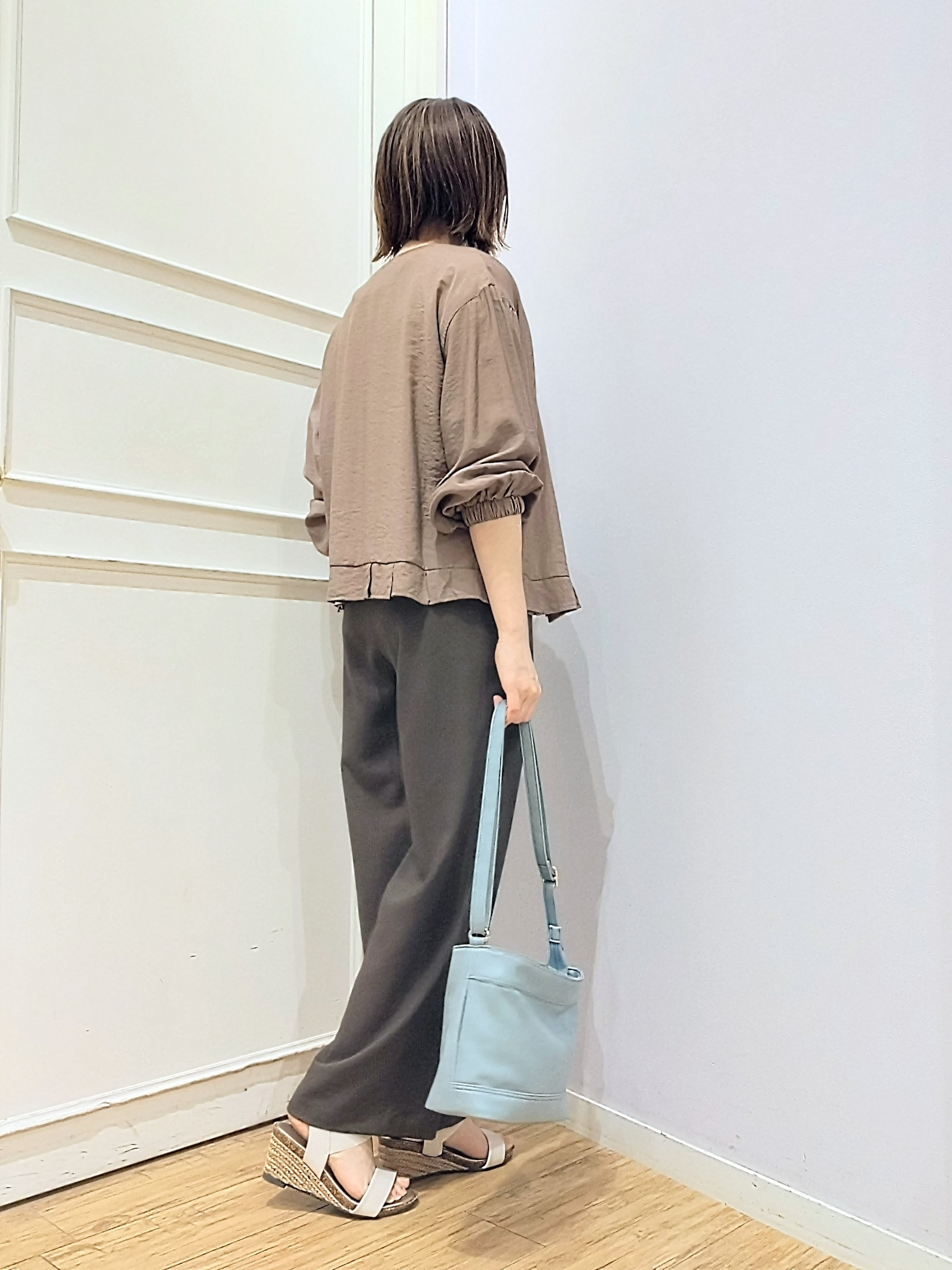 miomioさんの「SHOO･LA･RUE｜【毎日洗える/S-LL/UV】上半身すっきり 二の腕見せない5分袖ニット」を使ったコーディネート